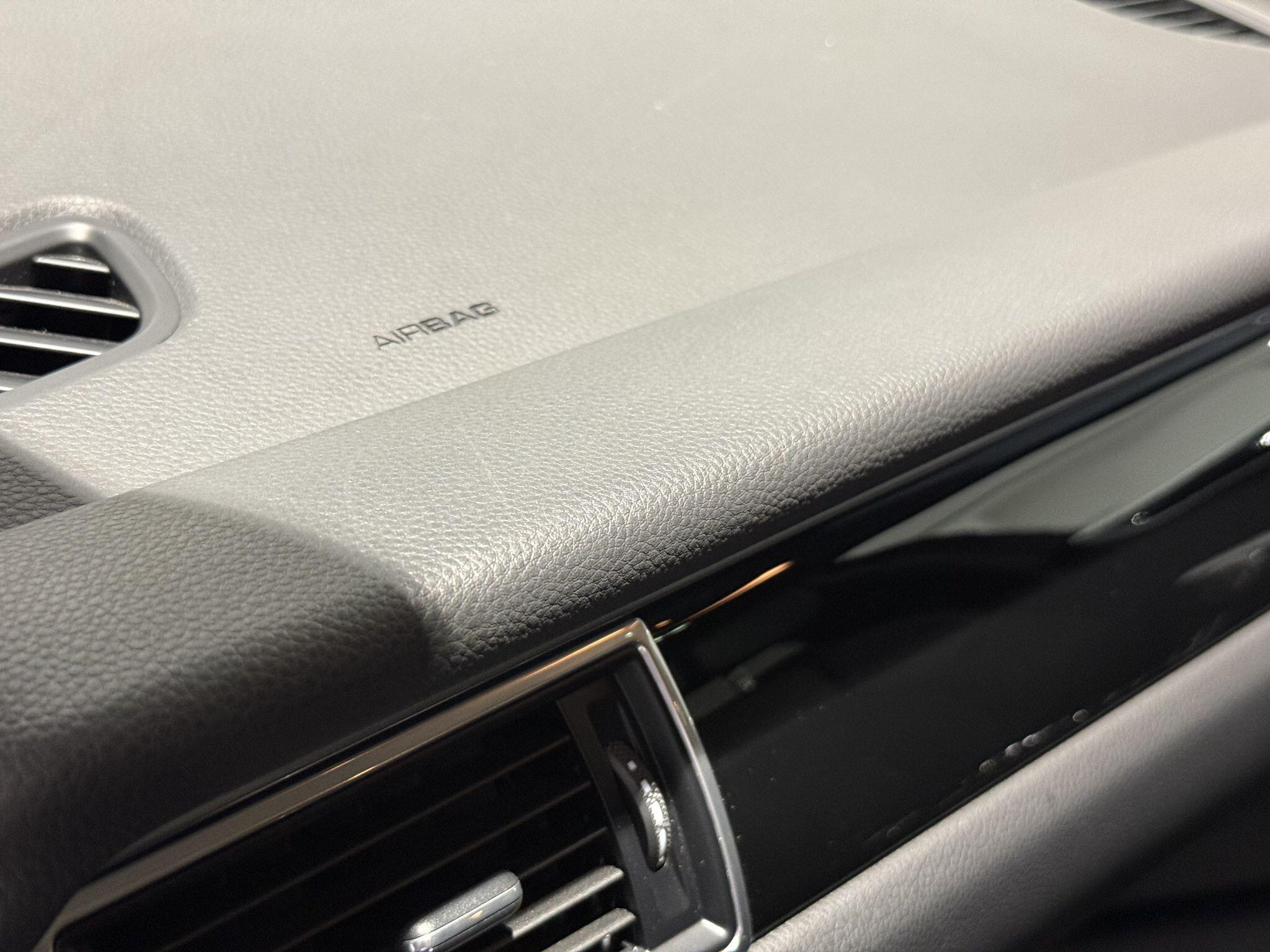 Porsche Macan view 95