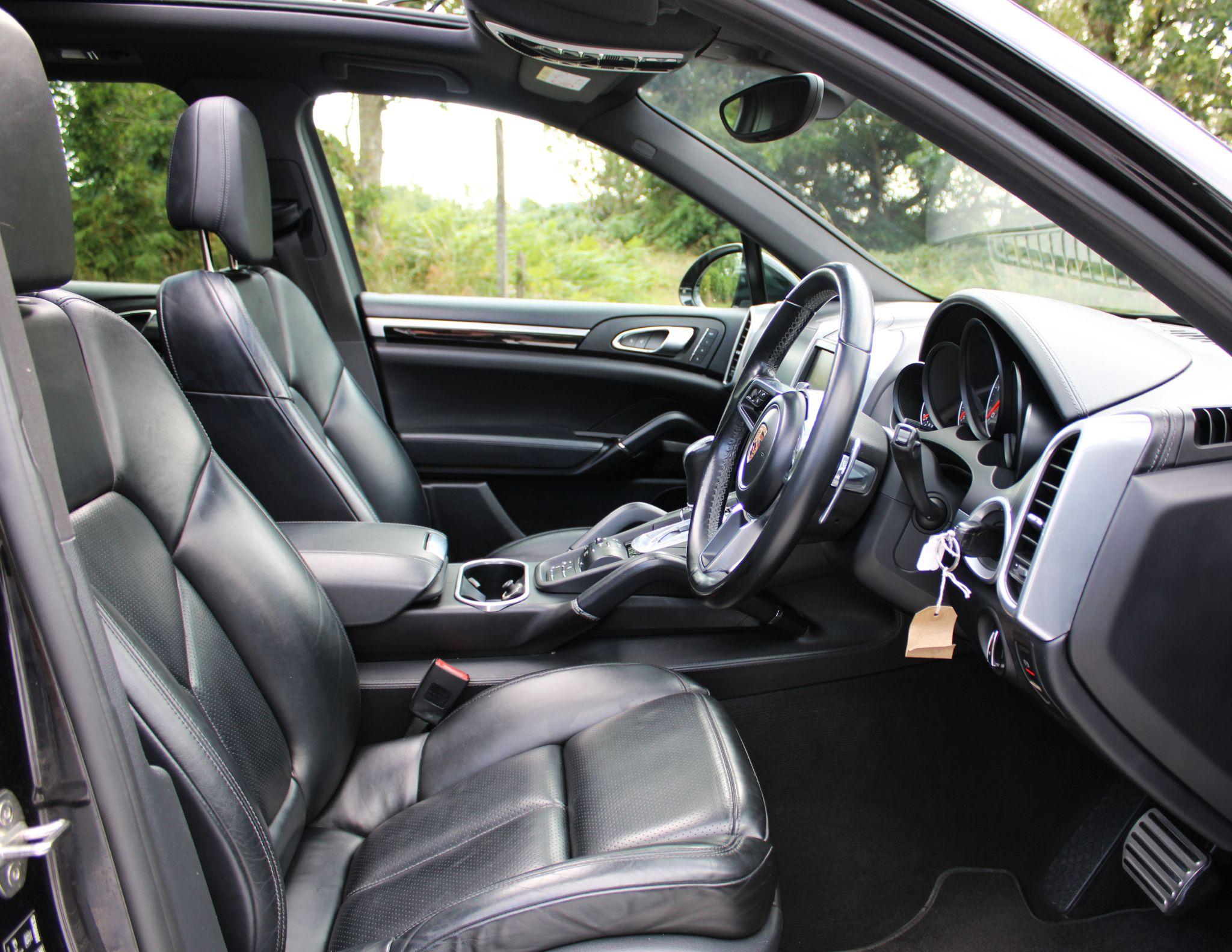 2016 Porsche Cayenne 4.2 TD V8 S TiptronicS 4WD Euro 6 (s/s) 5dr • 87,000 miles image 38