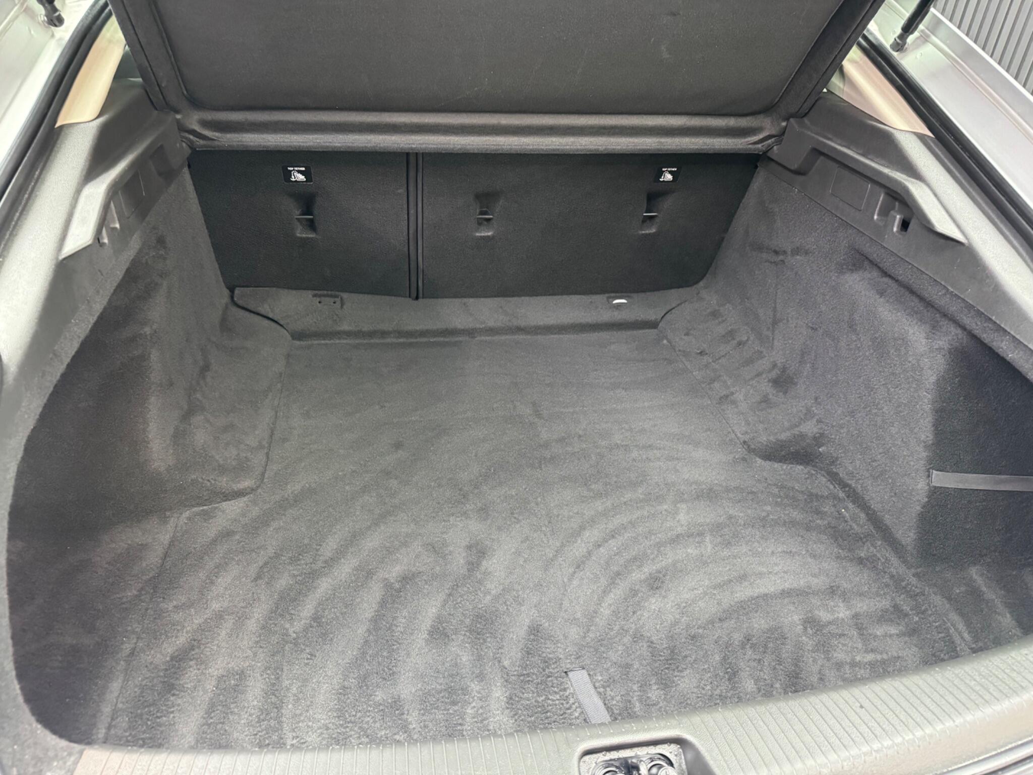 Vauxhall Insignia view 17