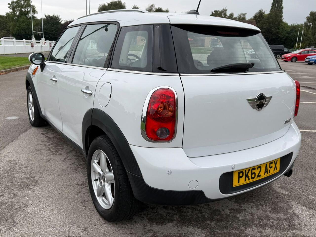 Mini Countryman view 9