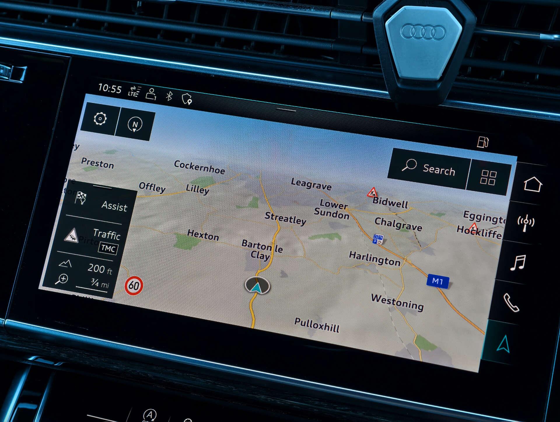 Audi Q8 view 49