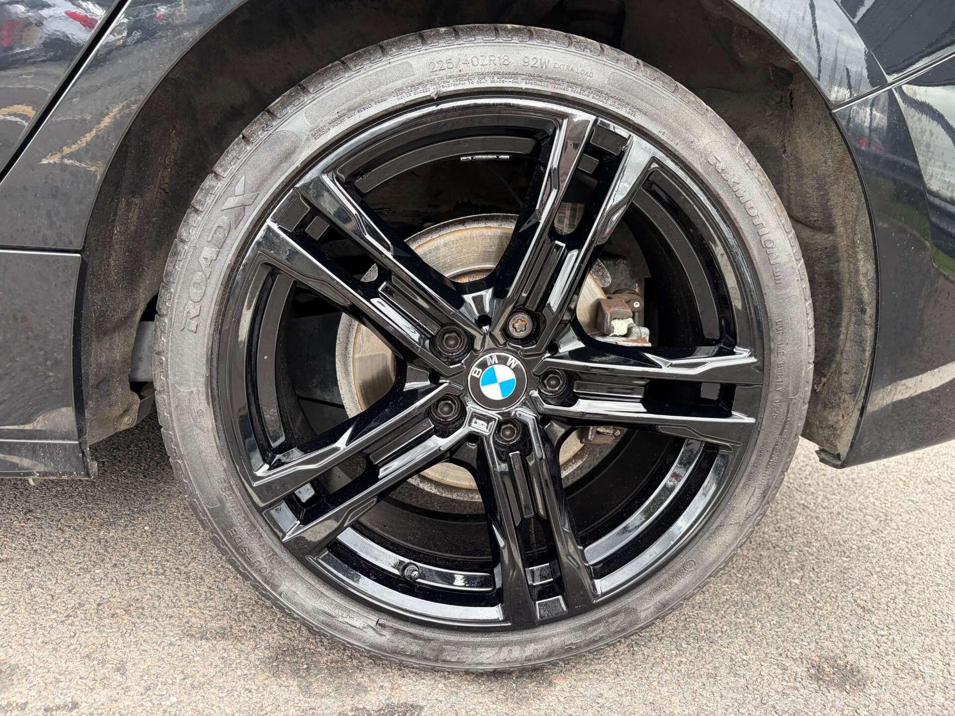 BMW 1 Series view 10