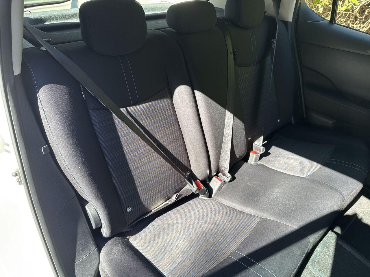 Nissan Leaf view 23