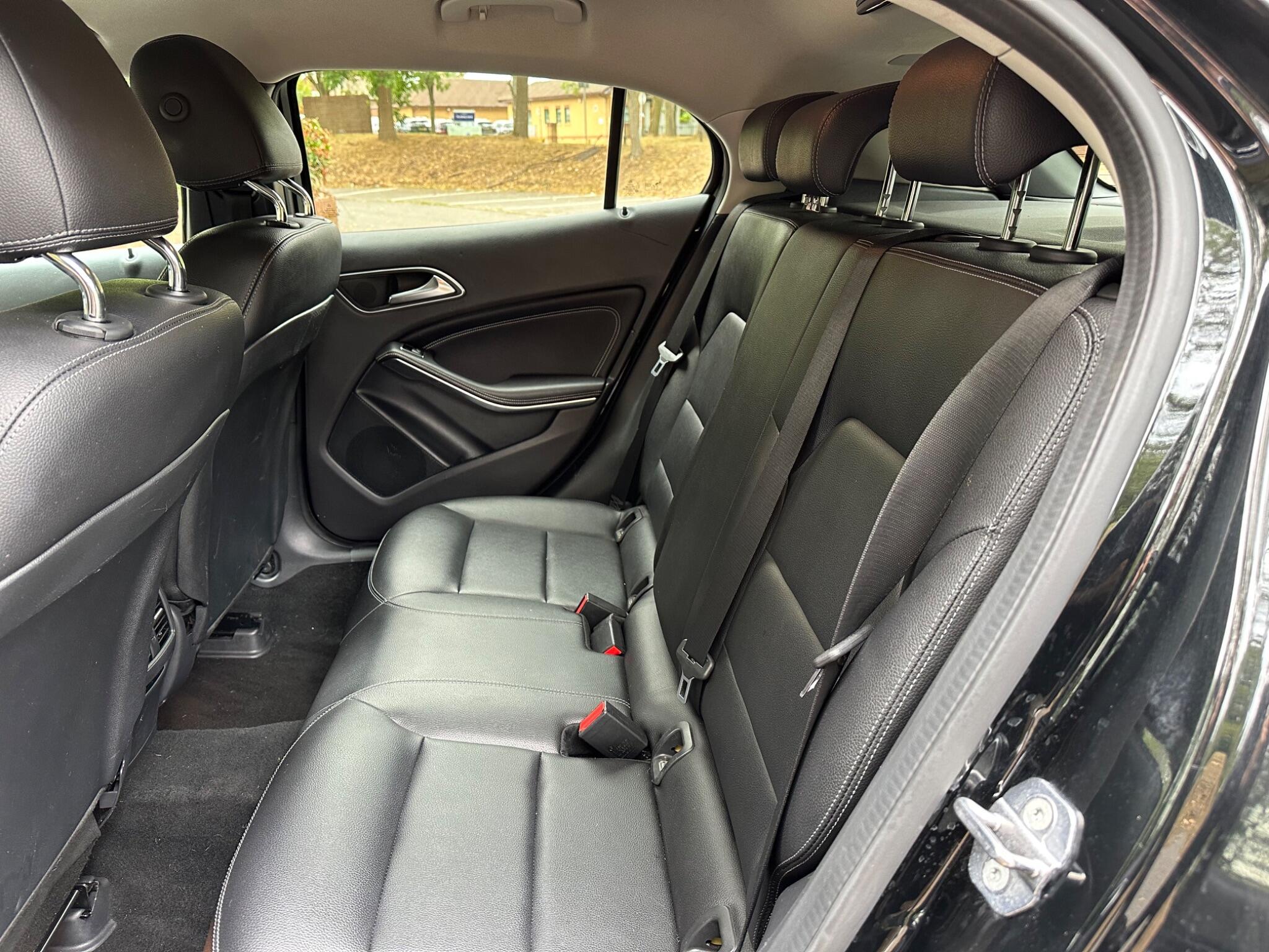Mercedes-Benz GLA view 16