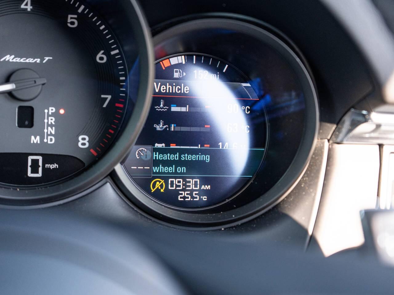 Porsche Macan view 24