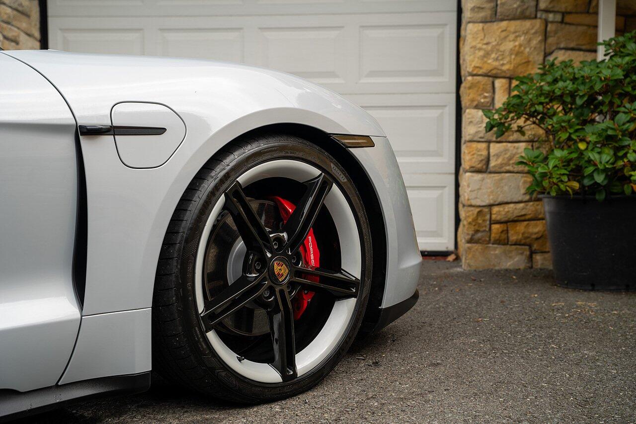 Porsche Taycan view 17