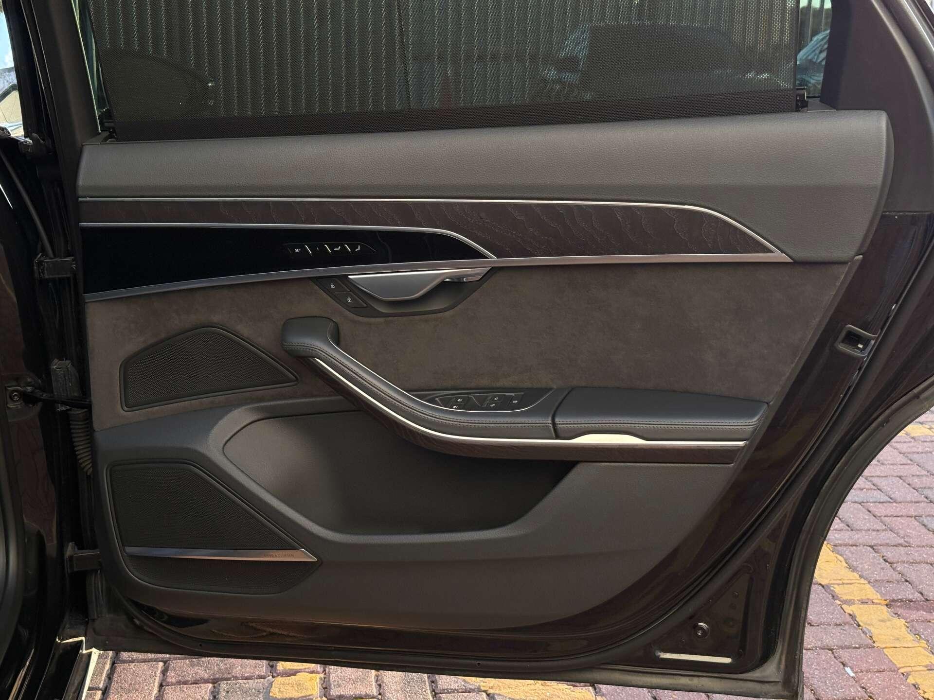 Audi A8 view 40