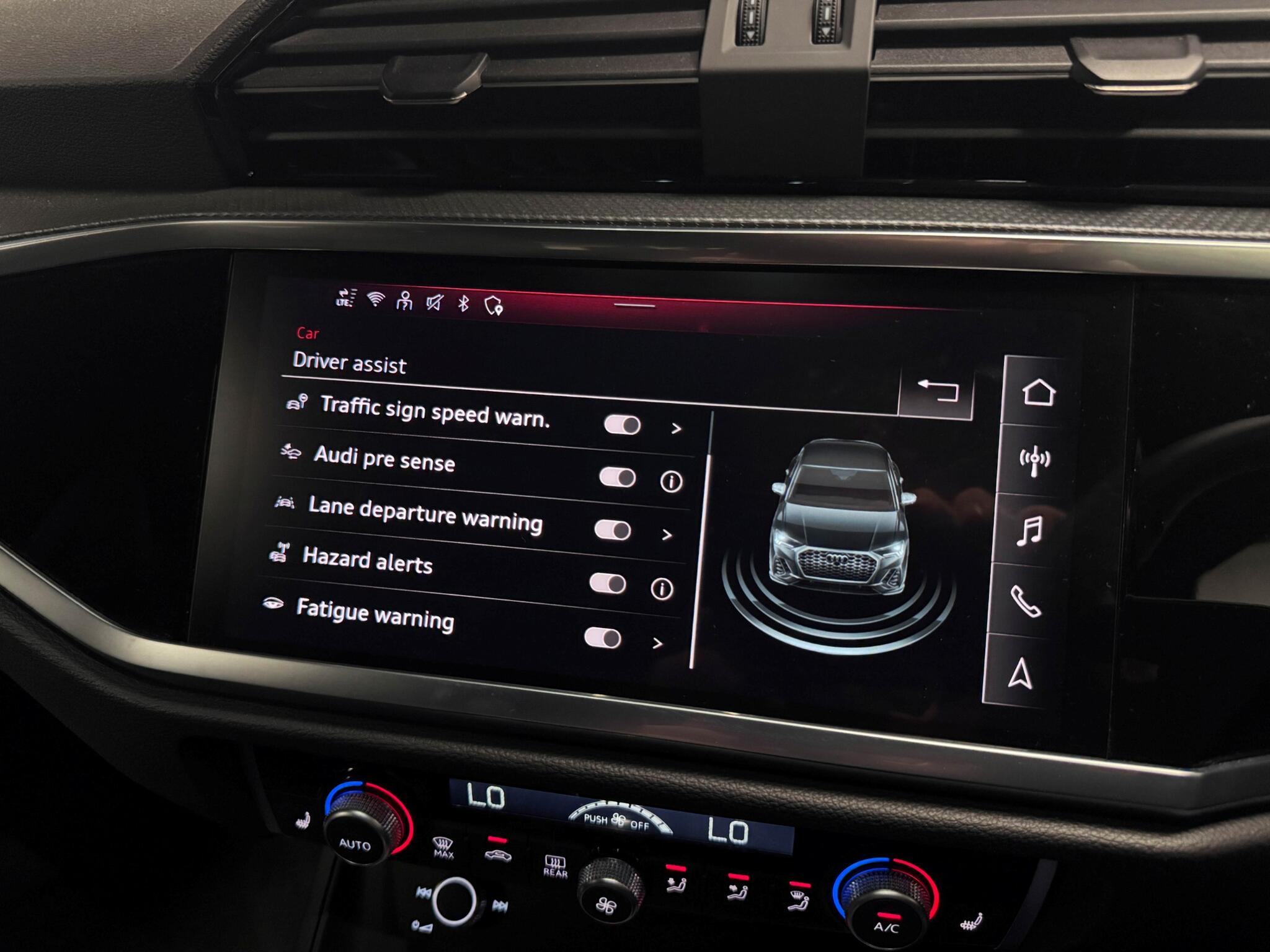 Audi Q3 view 56