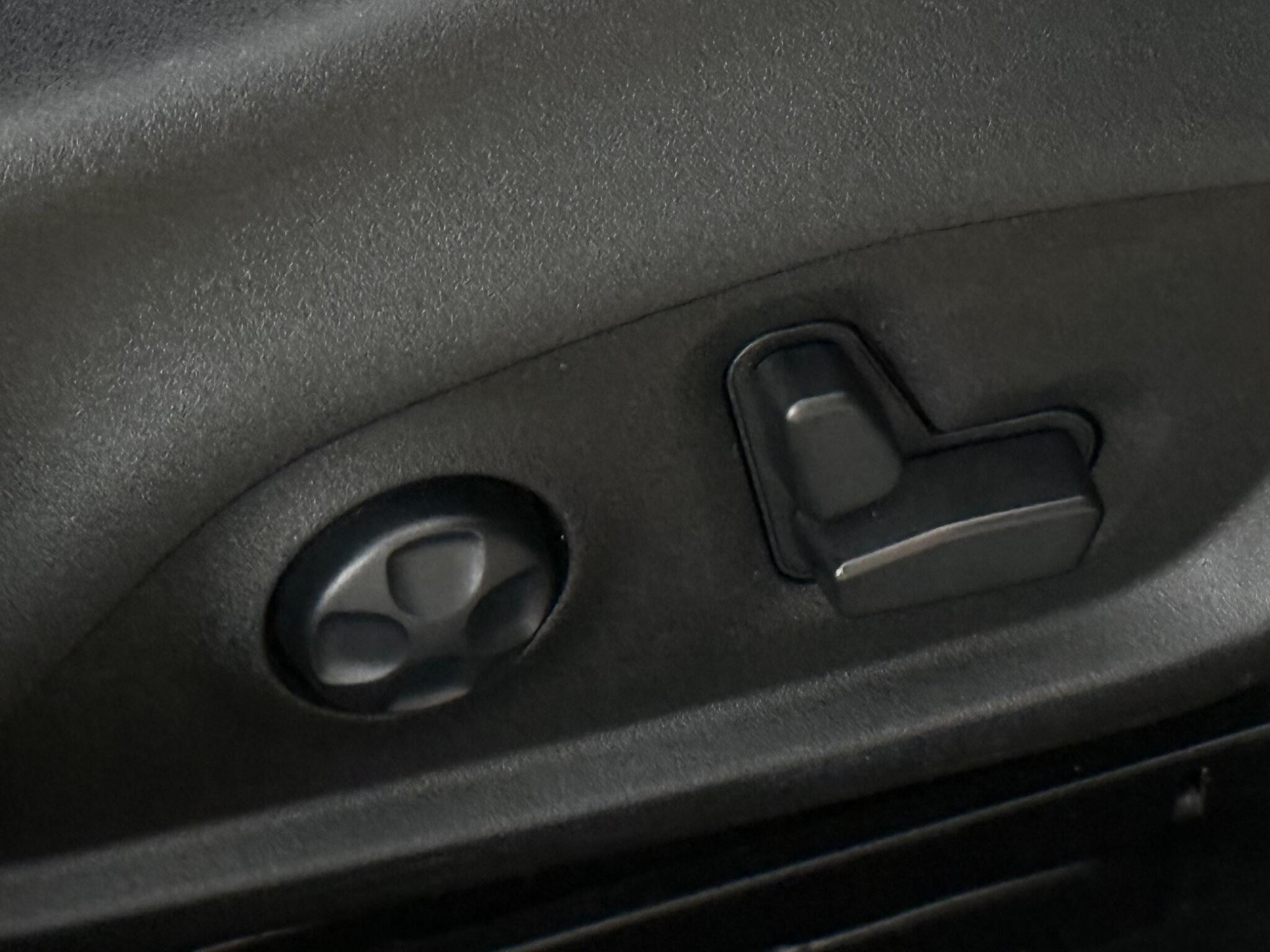 Jeep Renegade view 28
