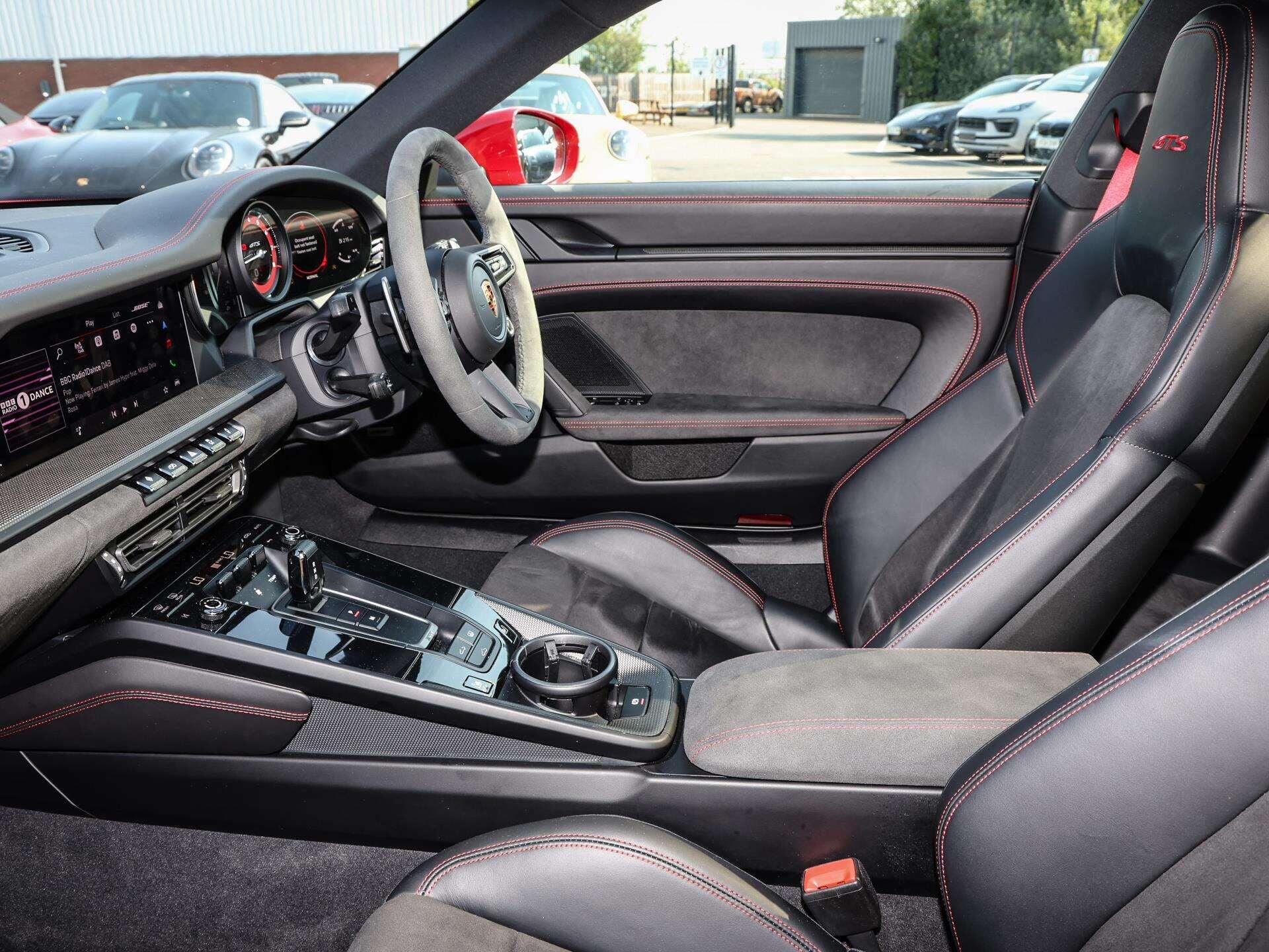 Porsche 911 view 12