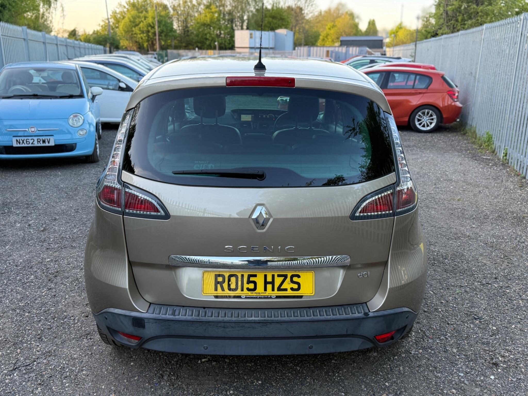 2015 Renault Scenic image 11
