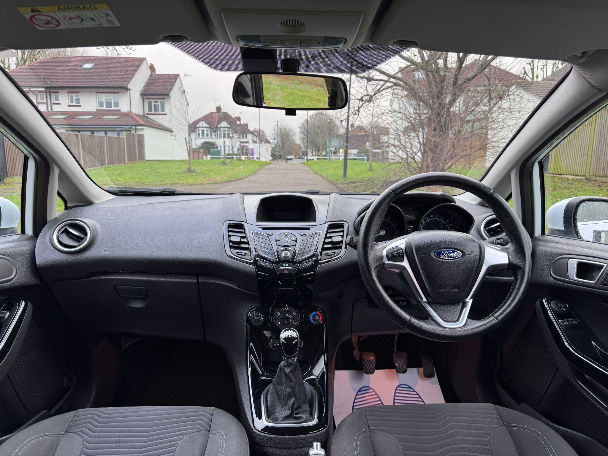2016 Ford Fiesta image 13
