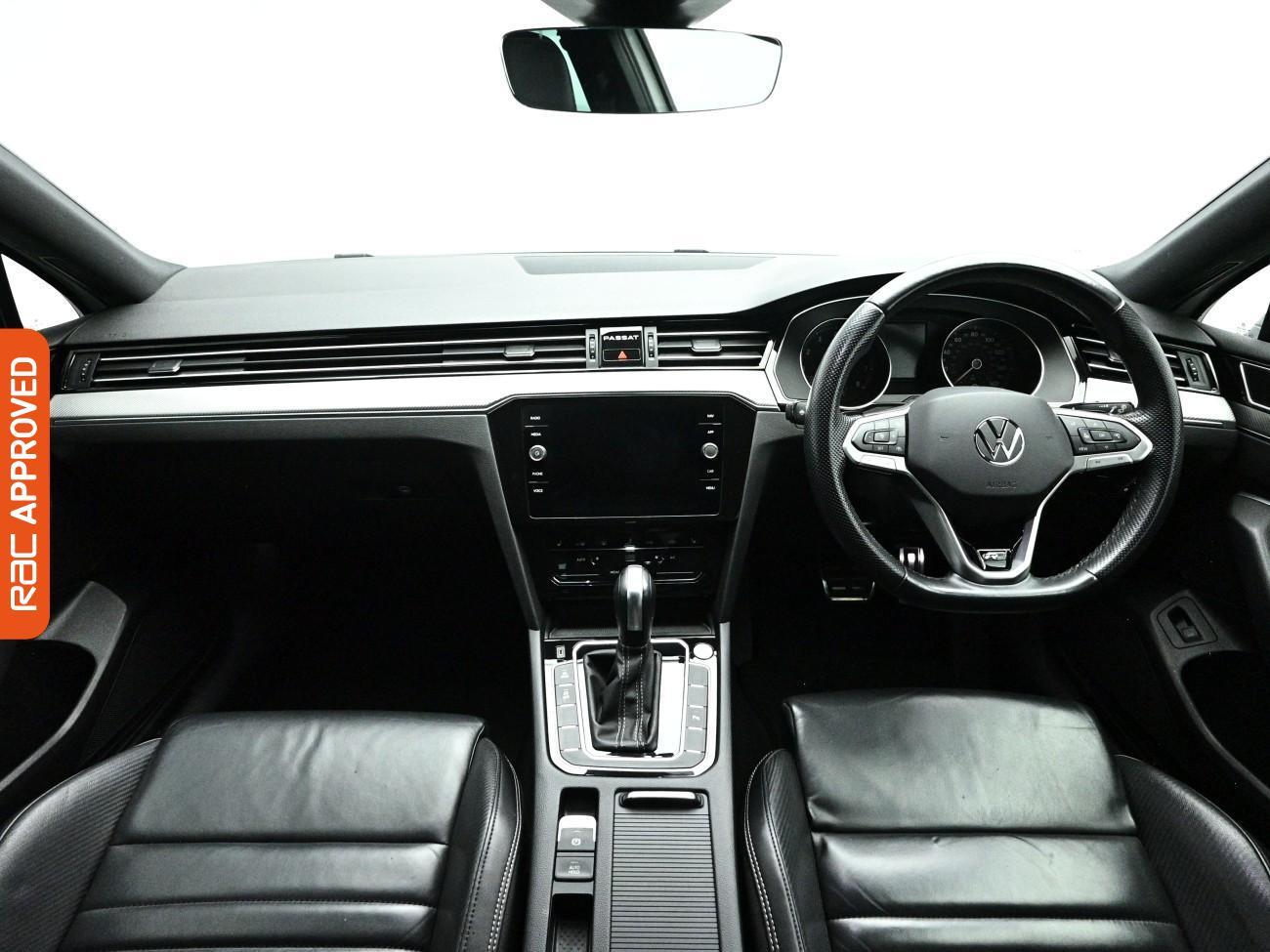 Volkswagen Passat view 2