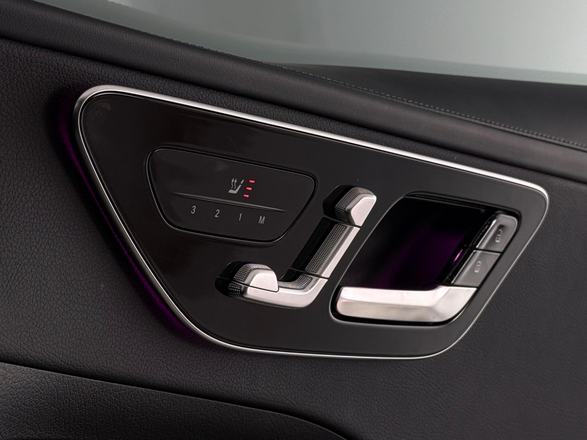 Mercedes-Benz C-Class view 38