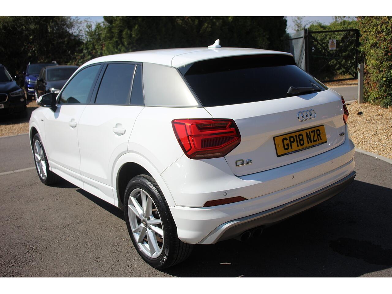 Audi Q2 view 10