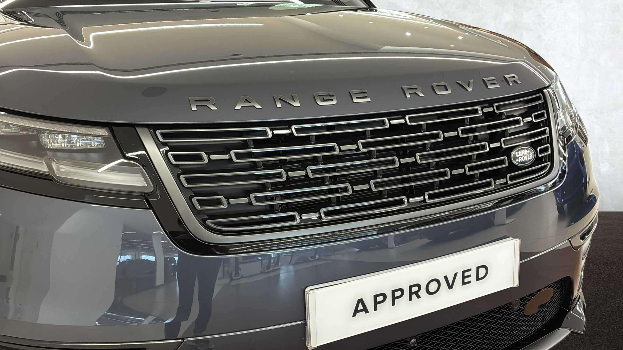 Land Rover Range Rover Velar view 21
