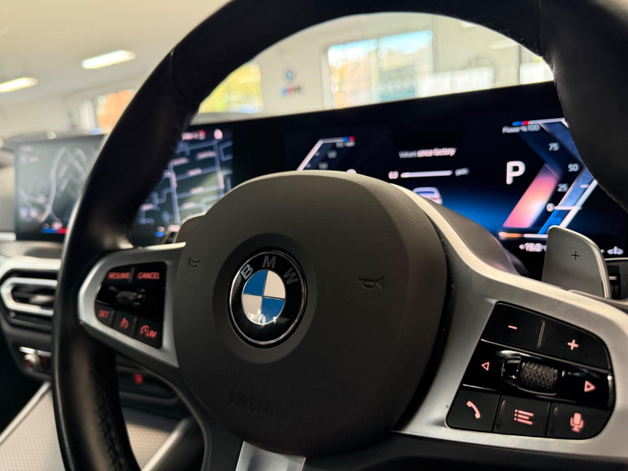 BMW 3 Series view 24