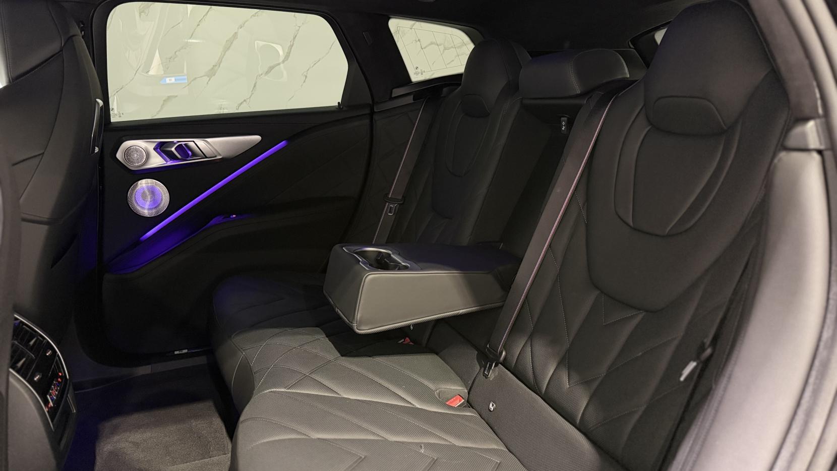 BMW XM view 15