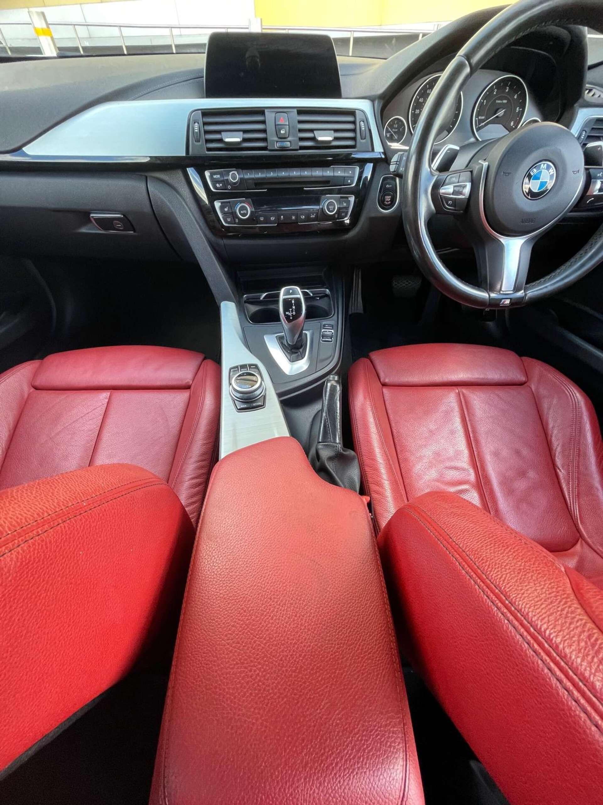 BMW 3 Series view 23
