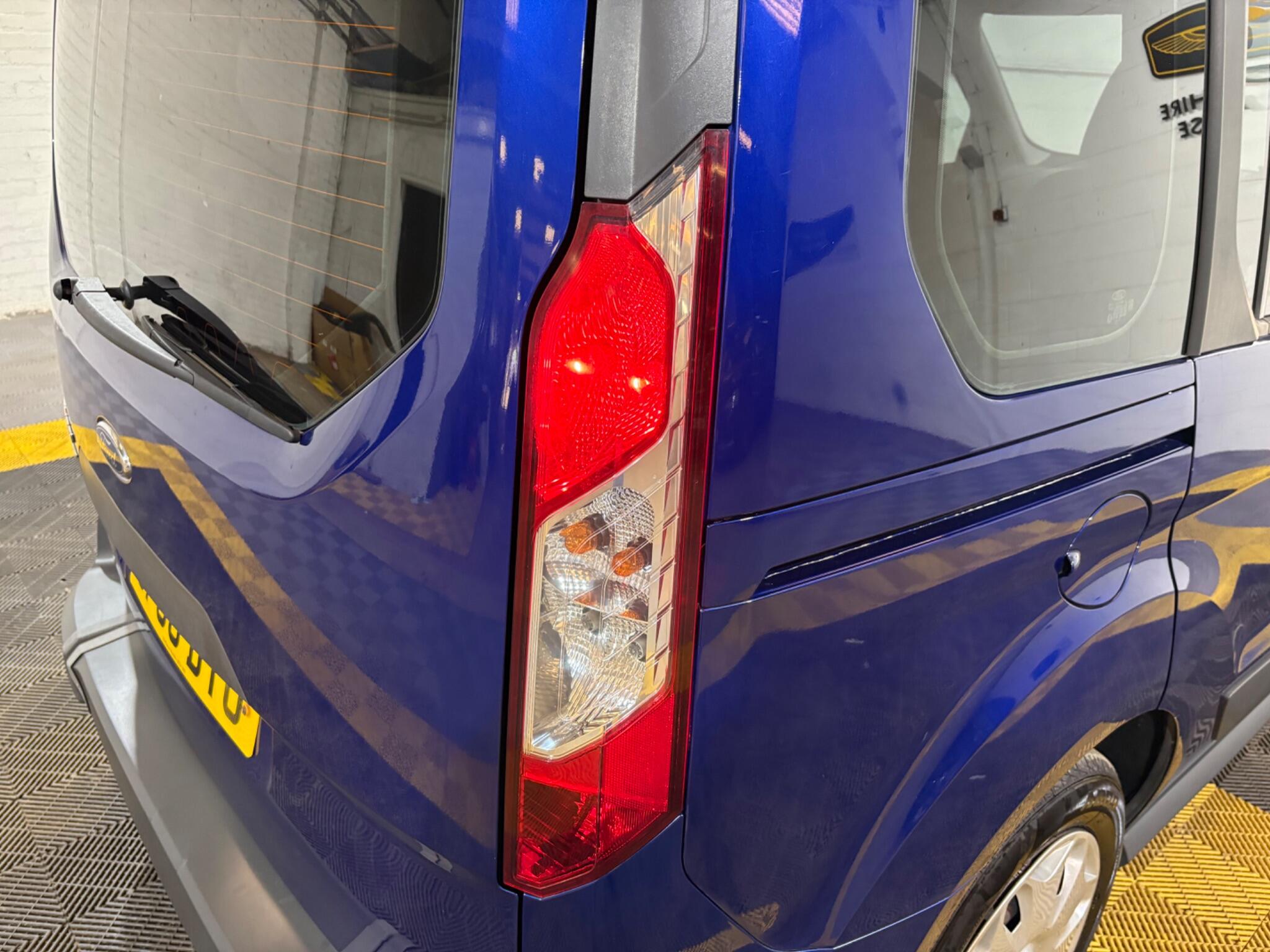 Ford Tourneo Connect view 21