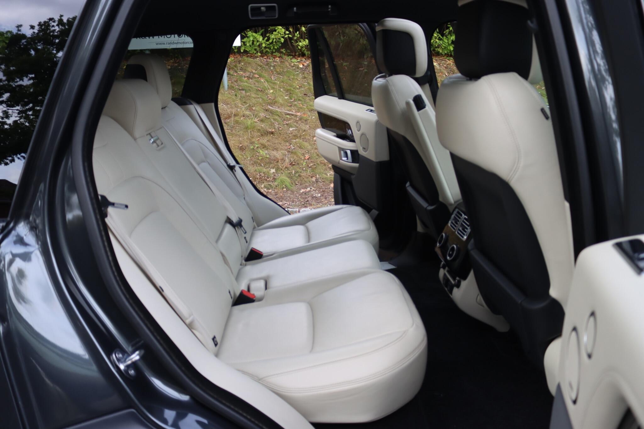Land Rover Range Rover view 41