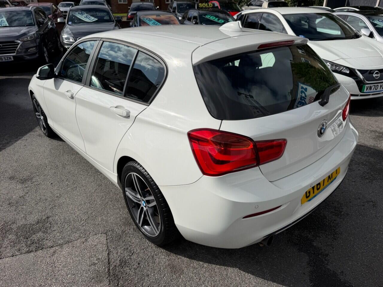 BMW 1 Series view 20