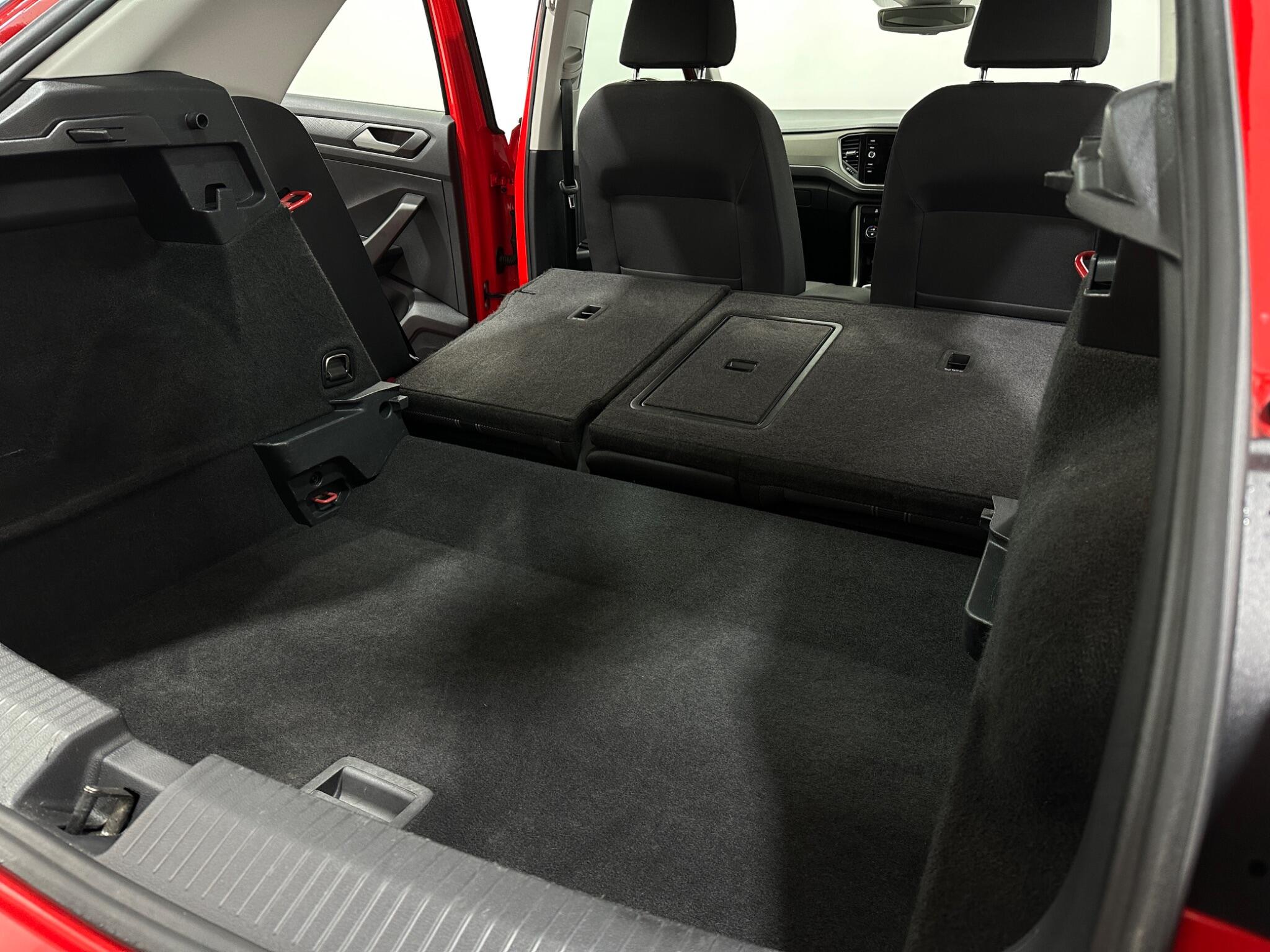 Volkswagen T-Roc view 43