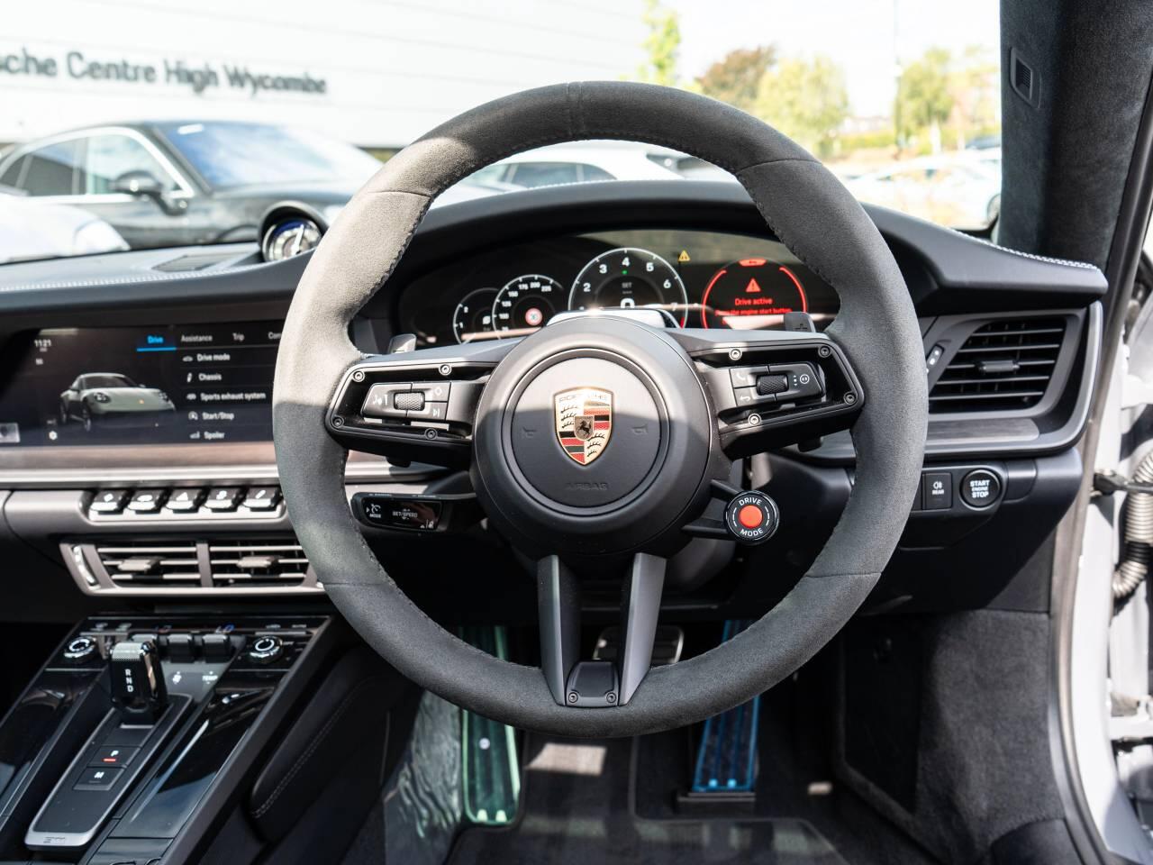 Porsche 911 view 17