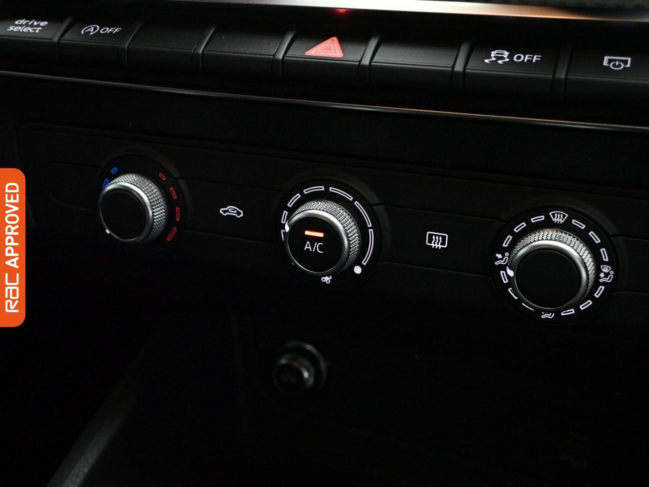 Audi Q2 view 16