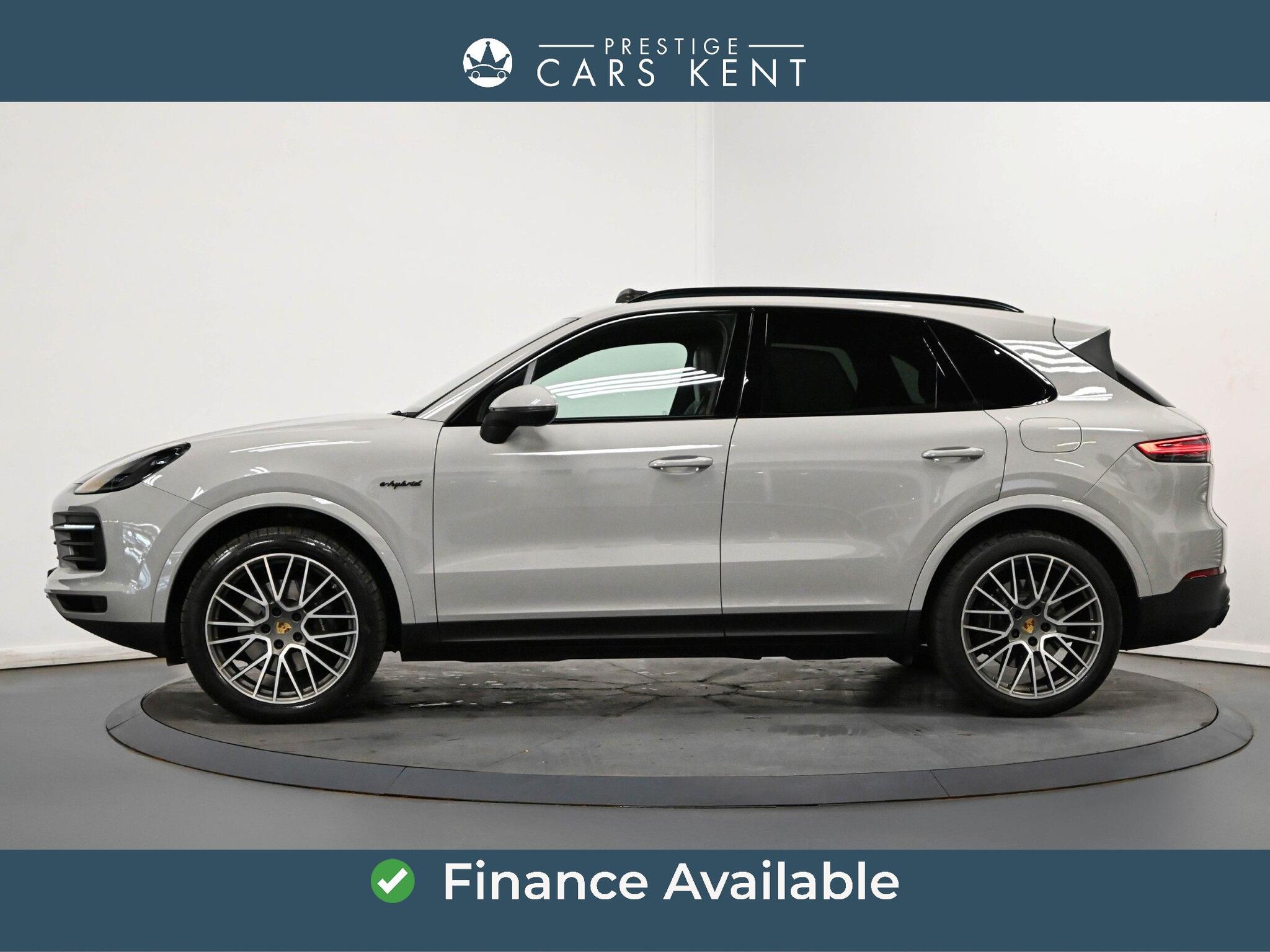 Porsche Cayenne view 4