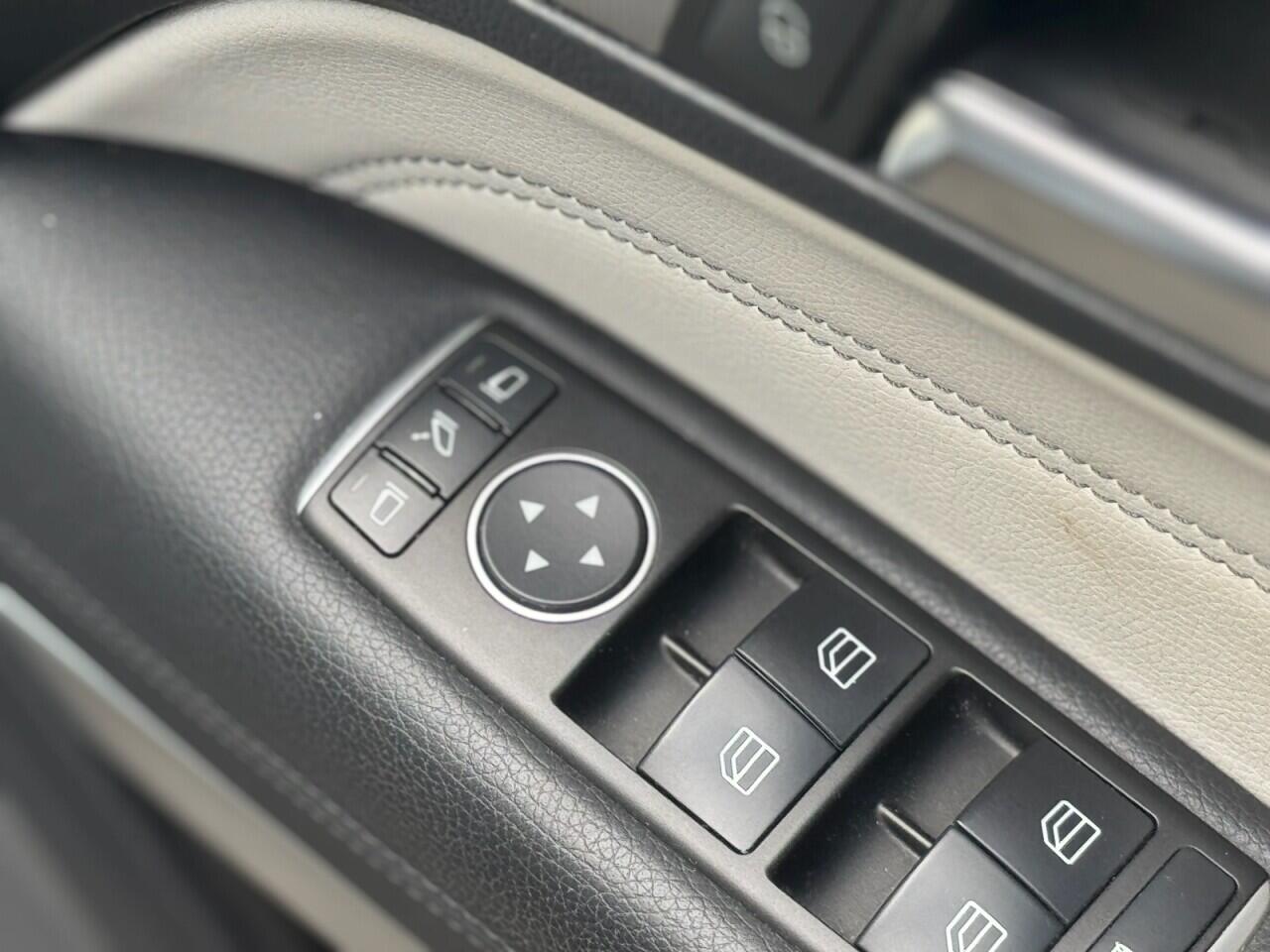 Mercedes-Benz E-Class view 25