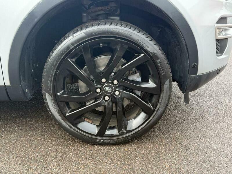 Land Rover Discovery Sport view 25
