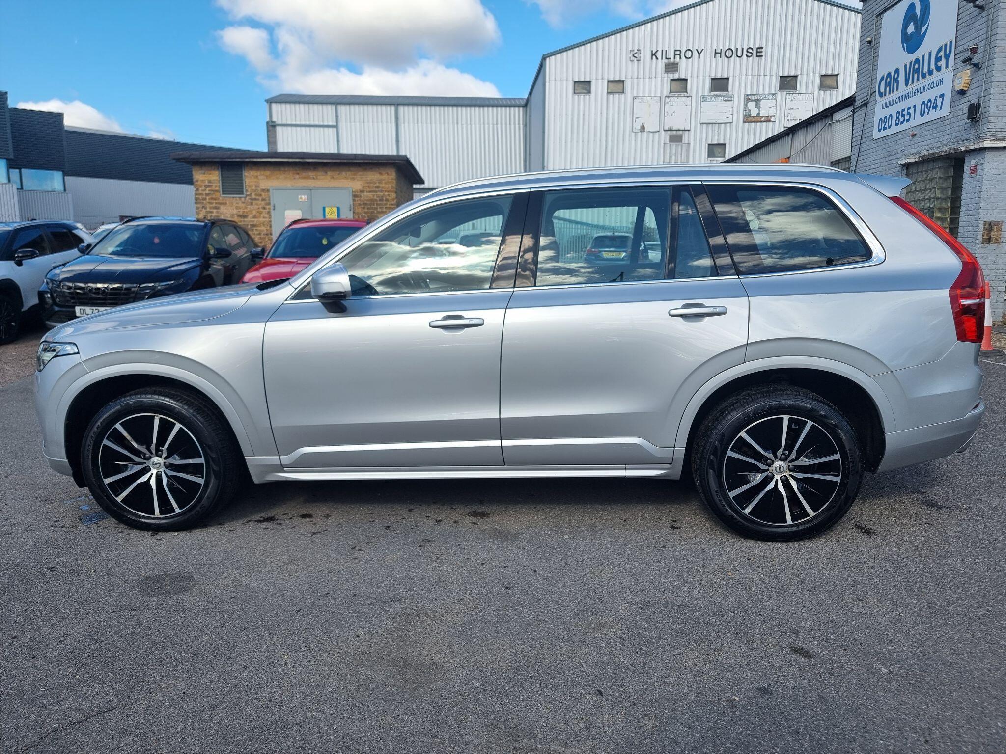Volvo XC90 view 6