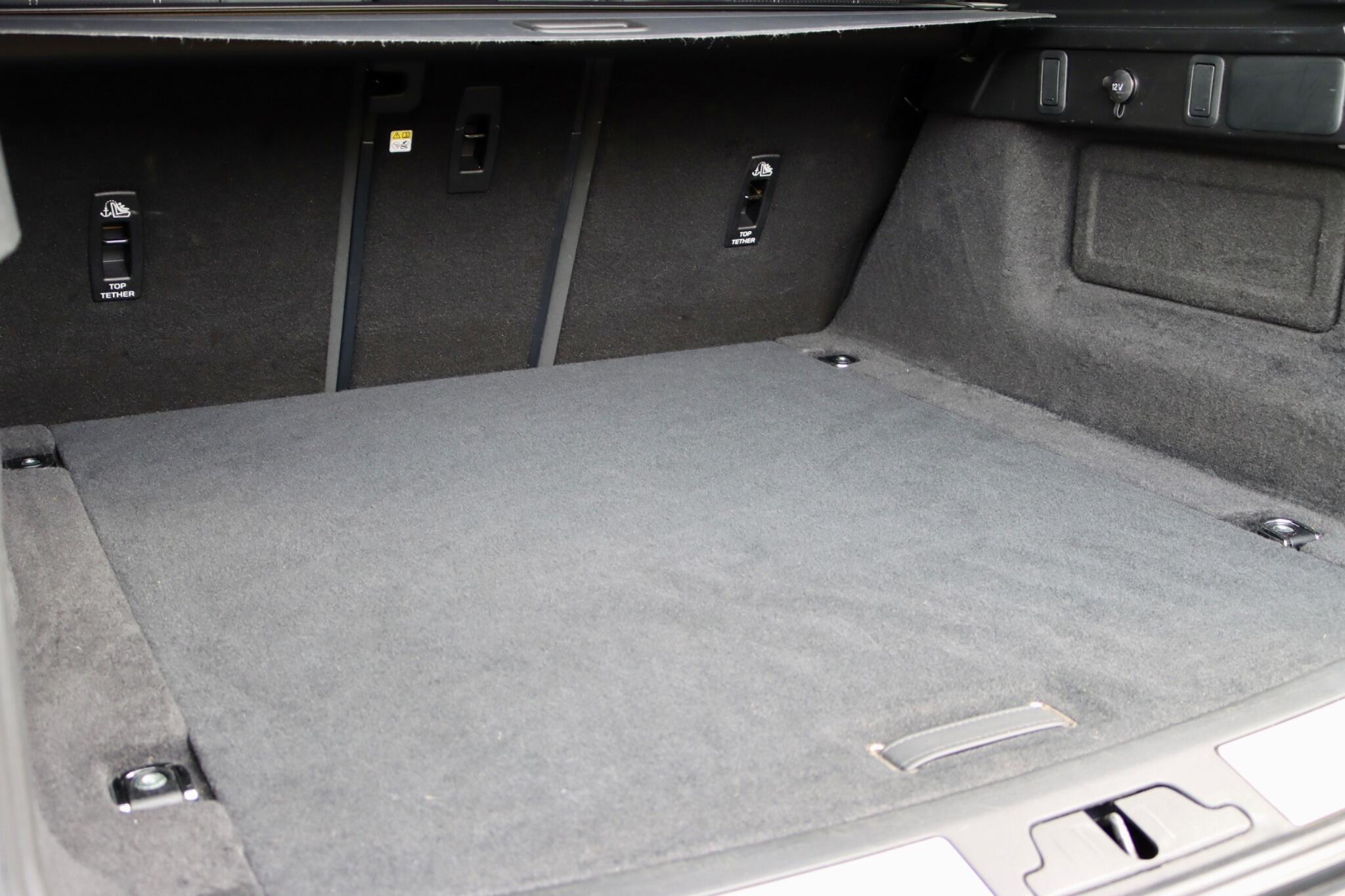 Land Rover Range Rover Velar view 38
