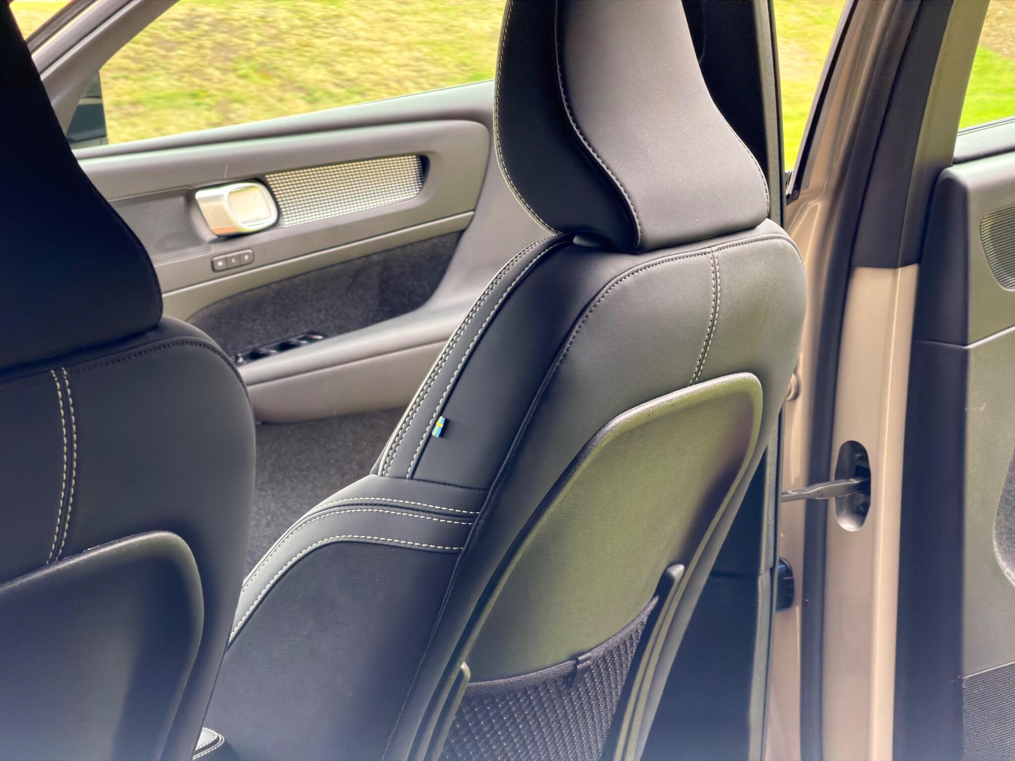 Volvo XC40 view 13