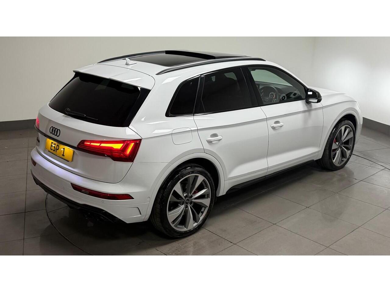 Audi SQ5 view 13