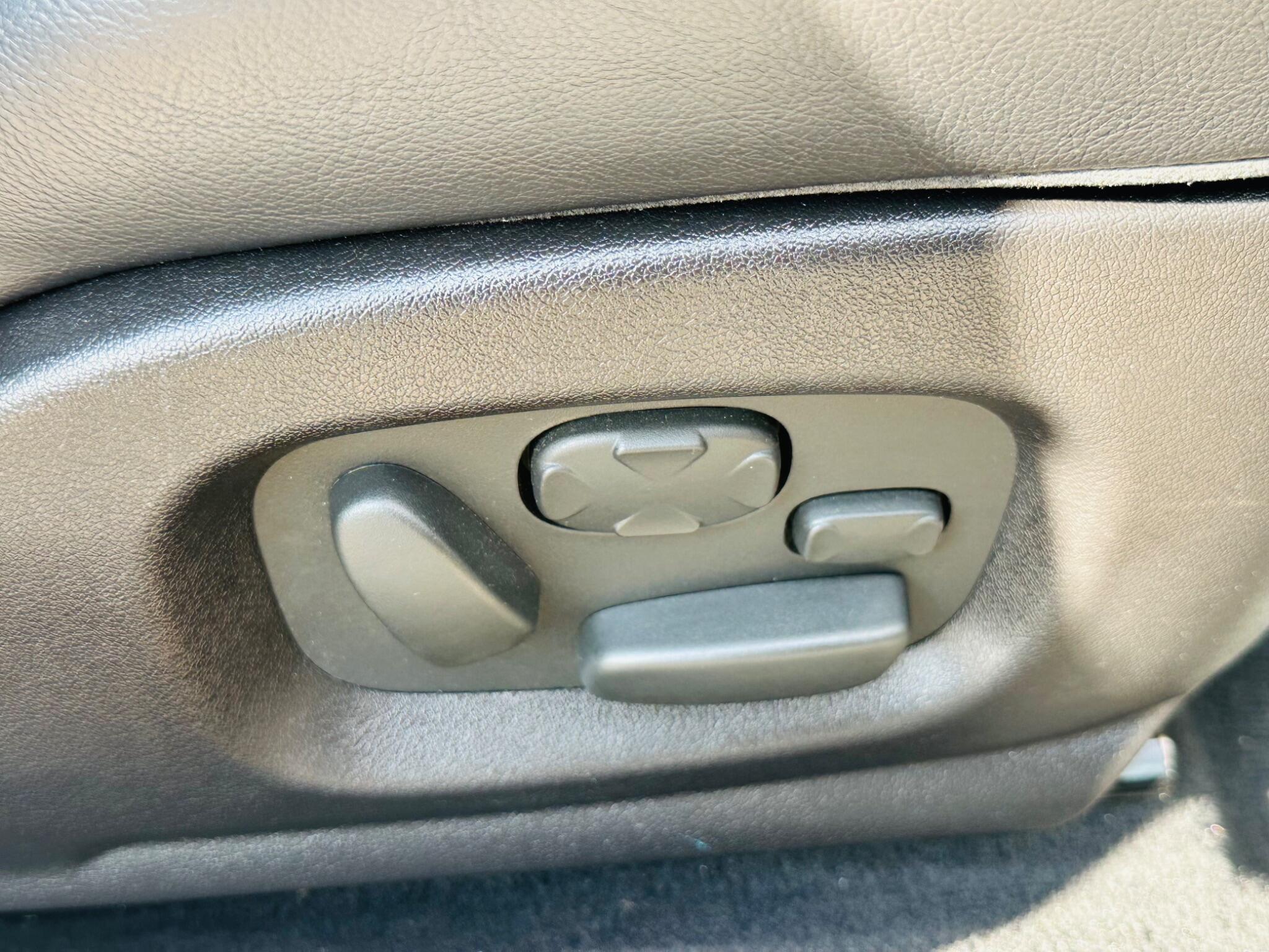 Jaguar S-Type view 19