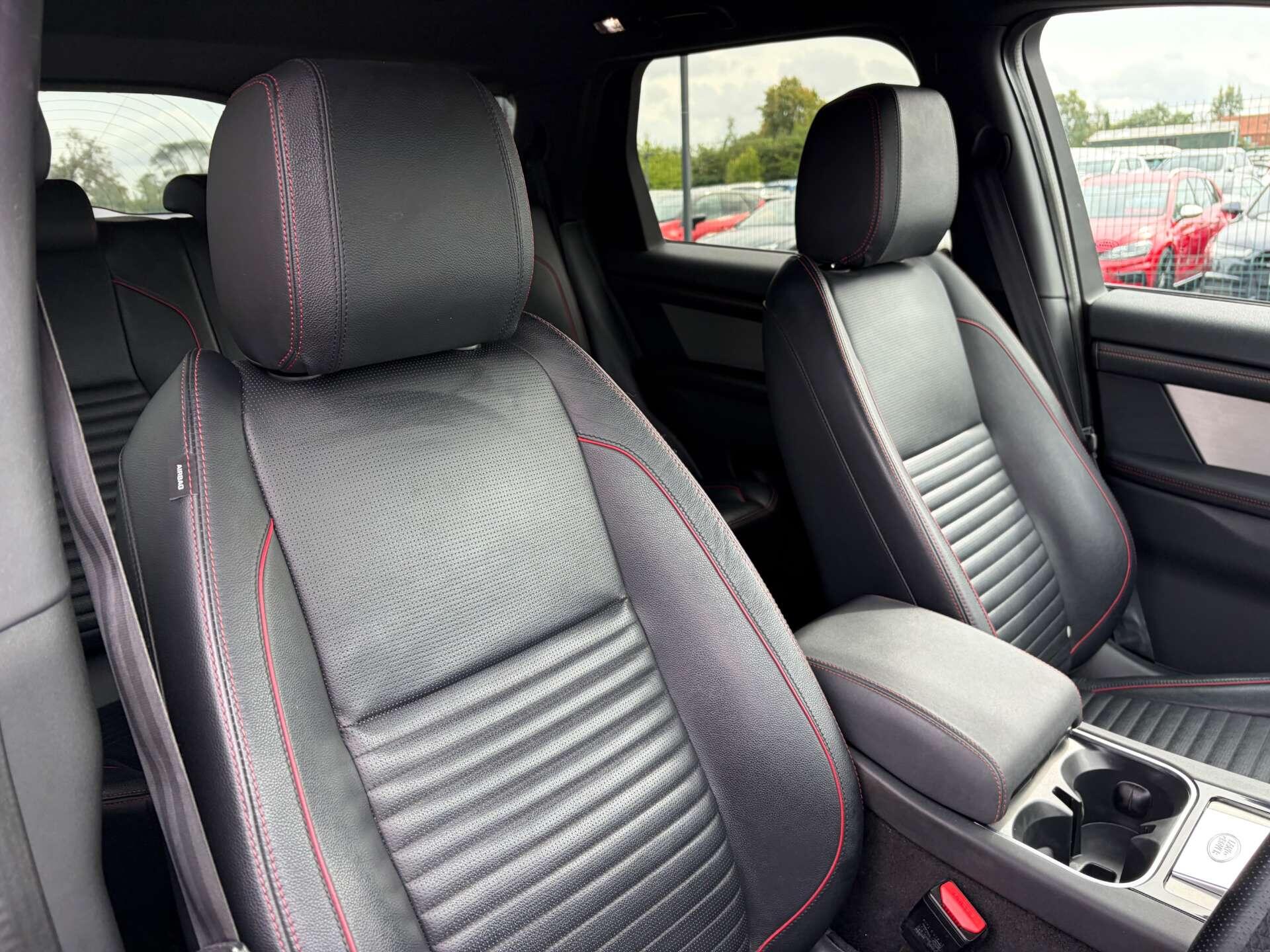 Land Rover Discovery Sport view 37