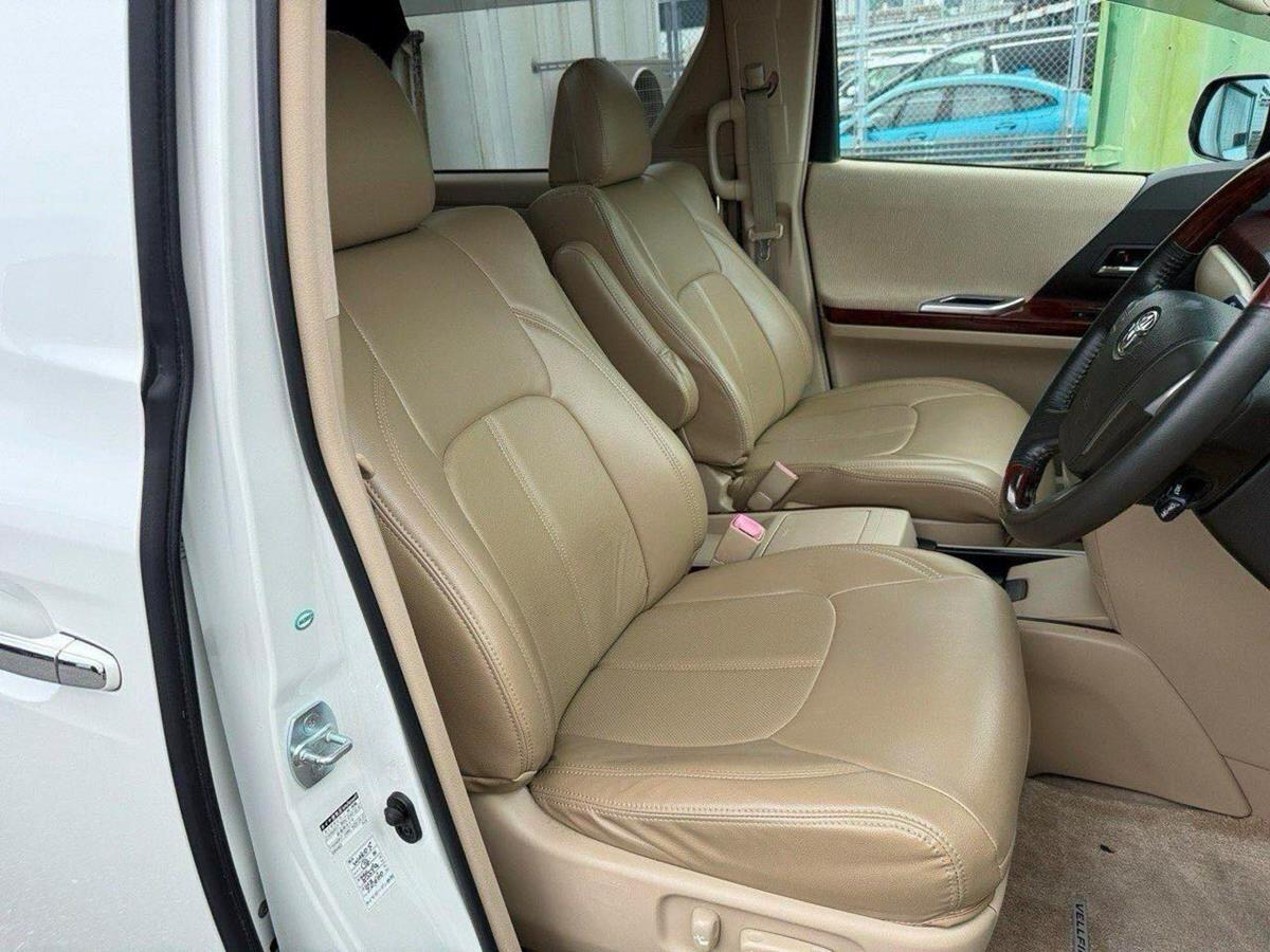 Toyota Vellfire view 11