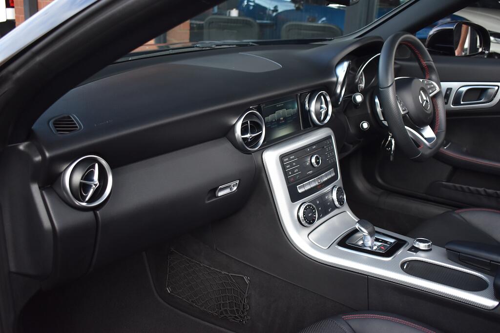 Mercedes-Benz SLC view 30