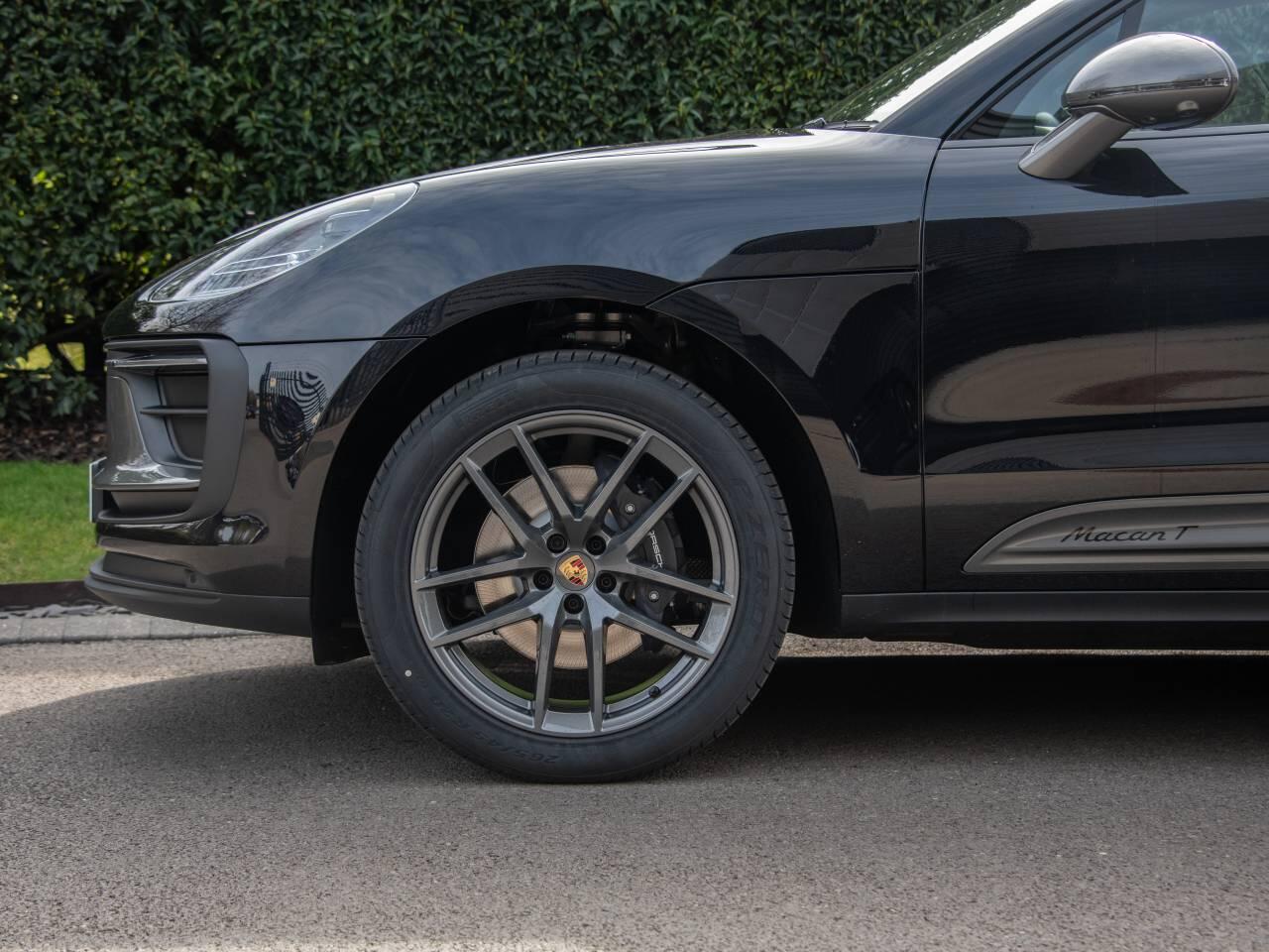 Porsche Macan view 18