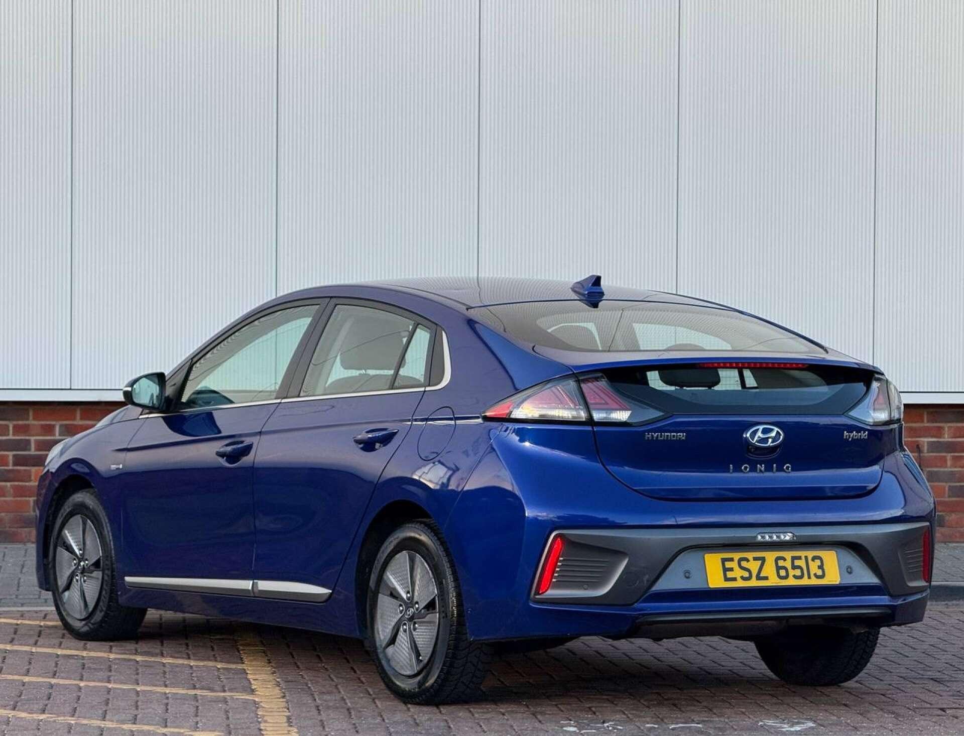 Hyundai Ioniq view 4
