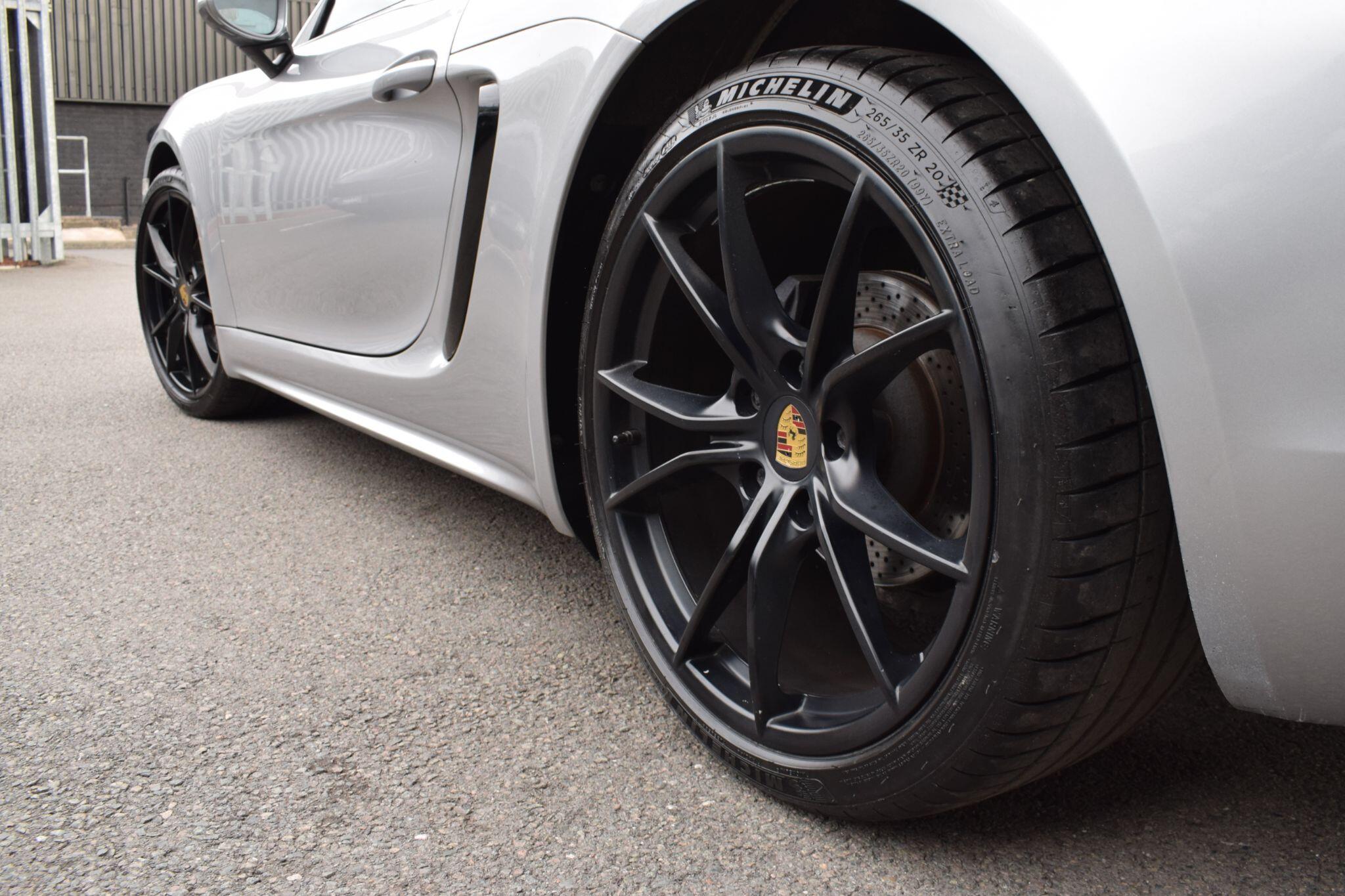 Porsche 718 Cayman view 37