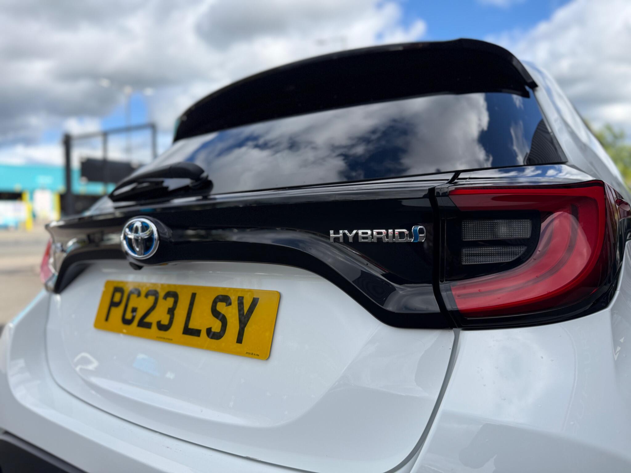 Toyota Yaris view 12