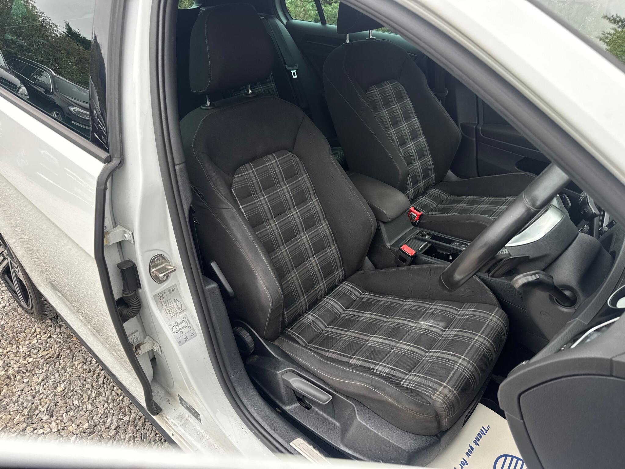 Volkswagen Golf view 18