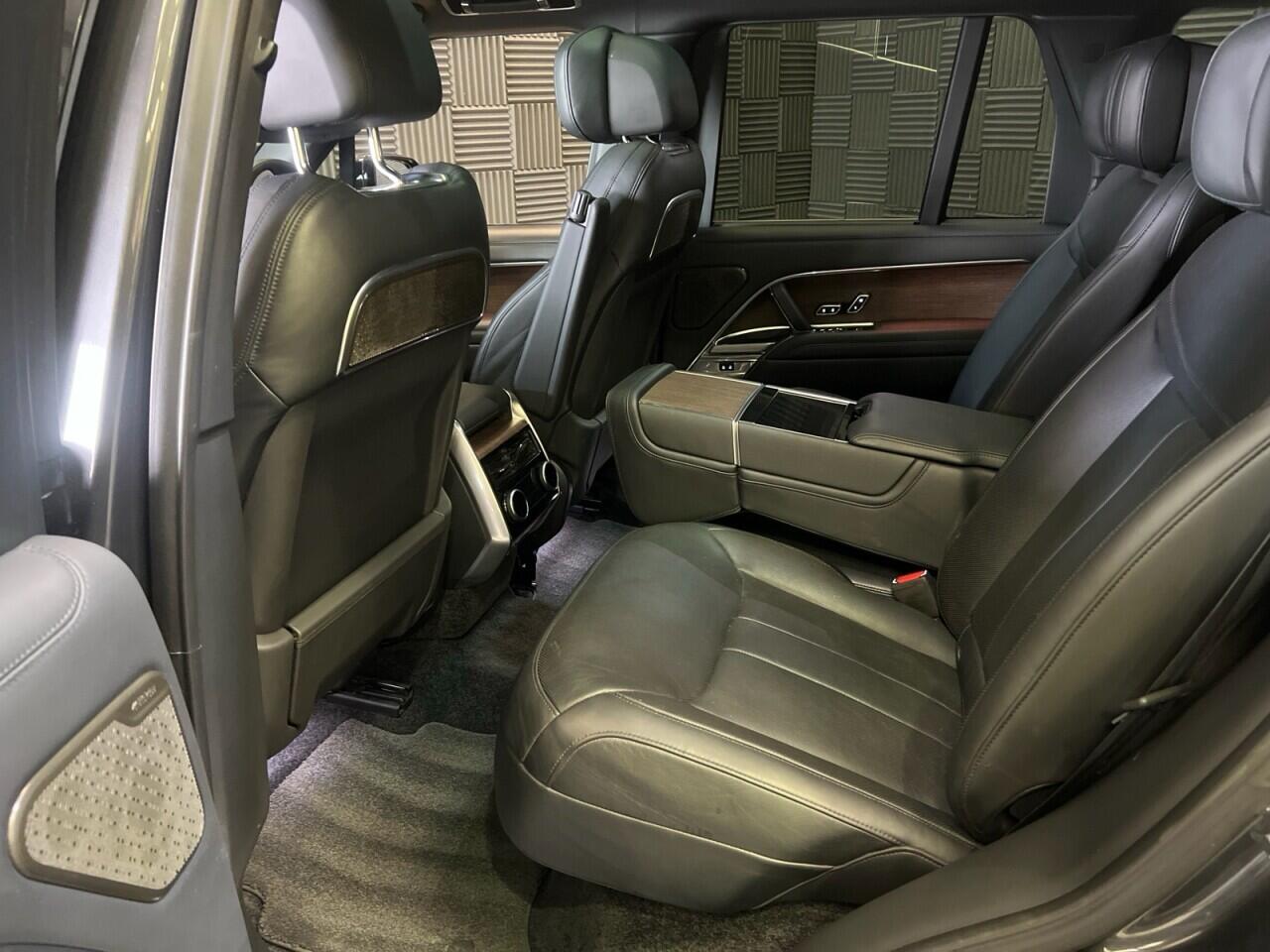 Land Rover Range Rover view 32