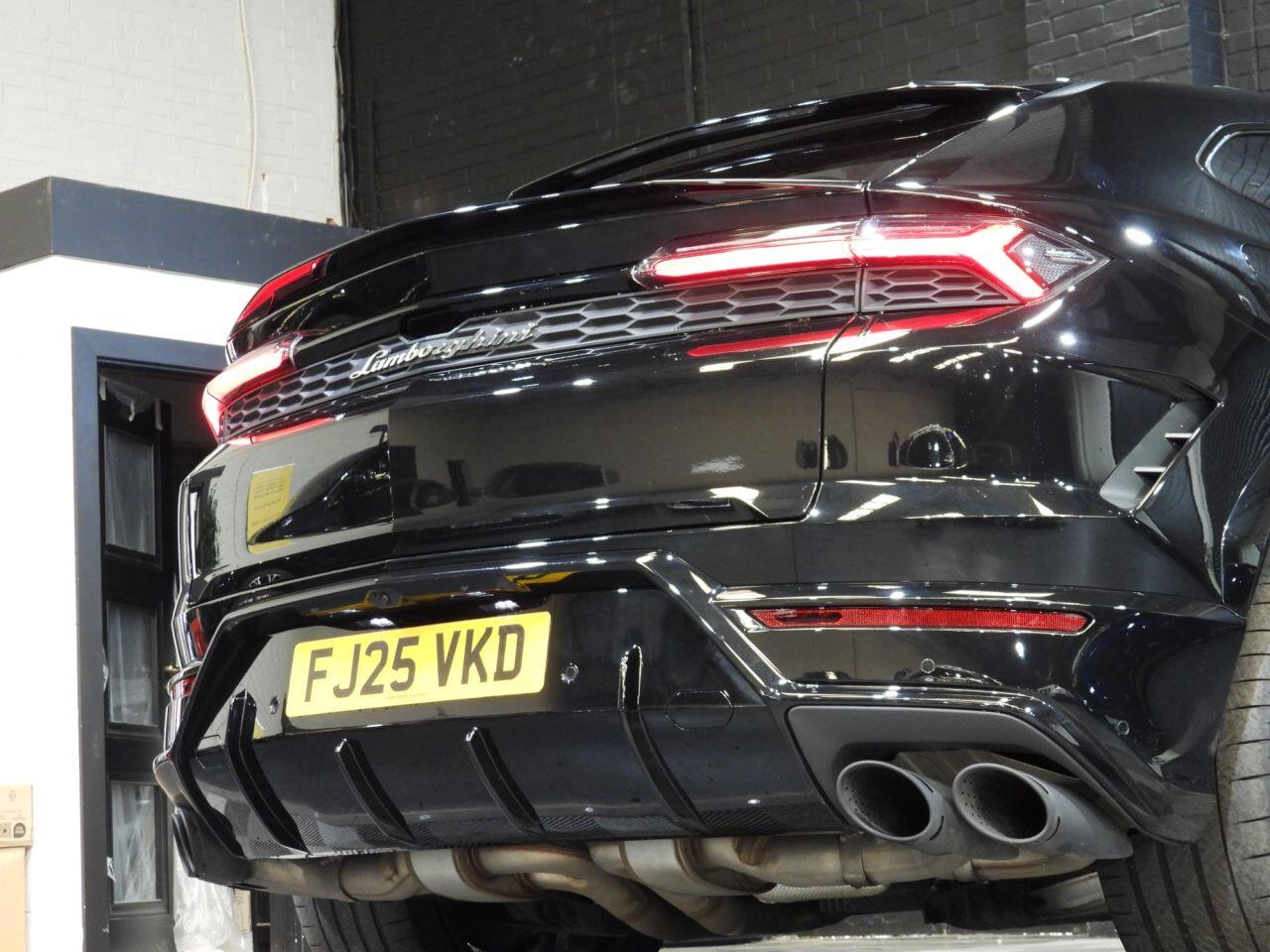 Lamborghini Urus view 61