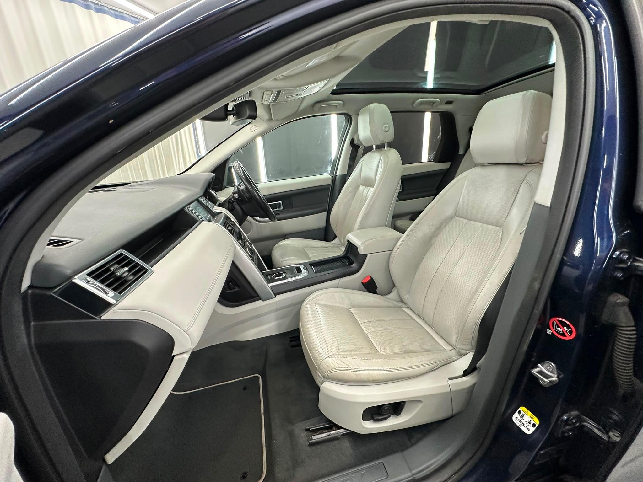 Land Rover Discovery Sport view 24