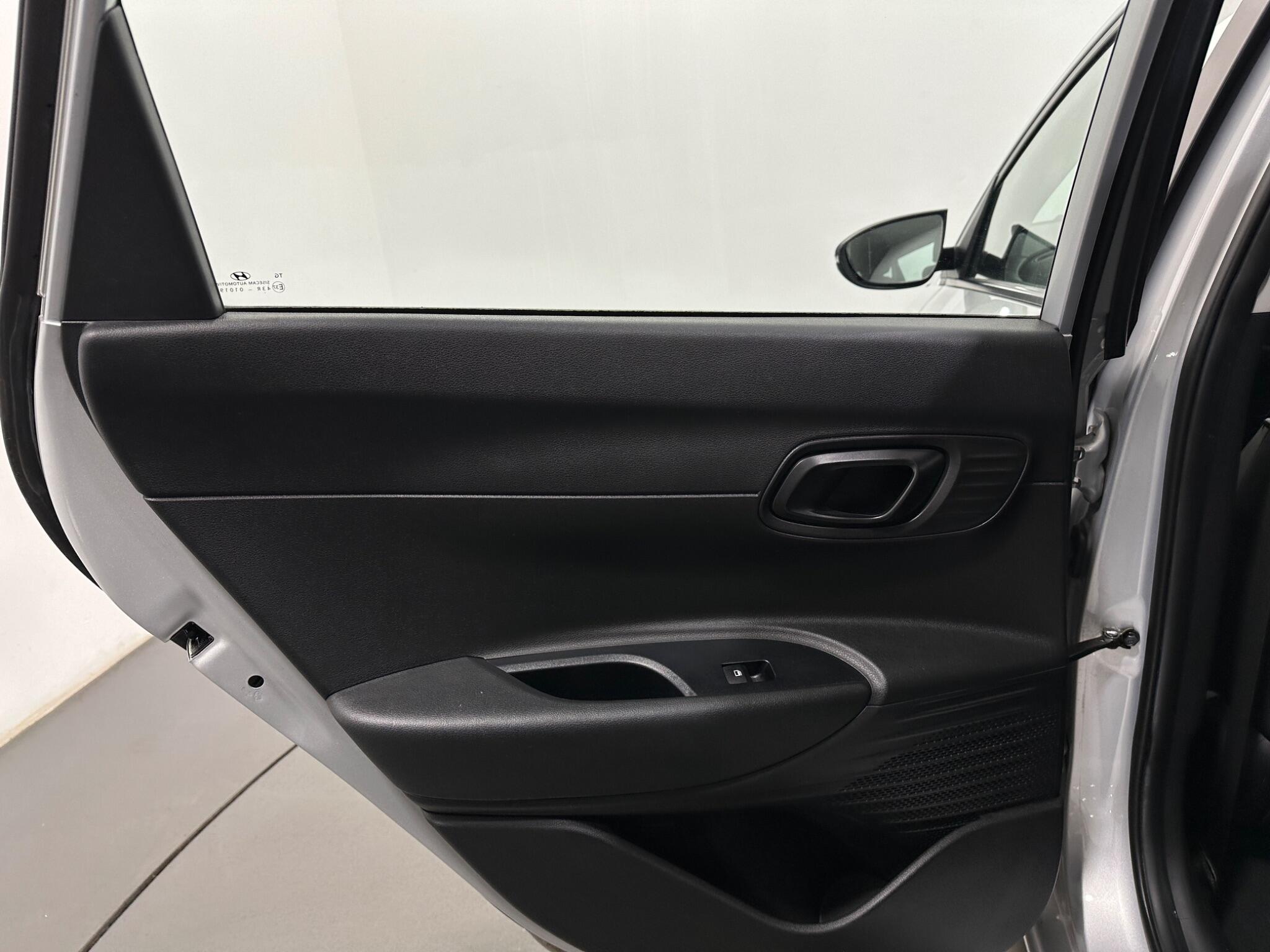 Hyundai i20 view 37