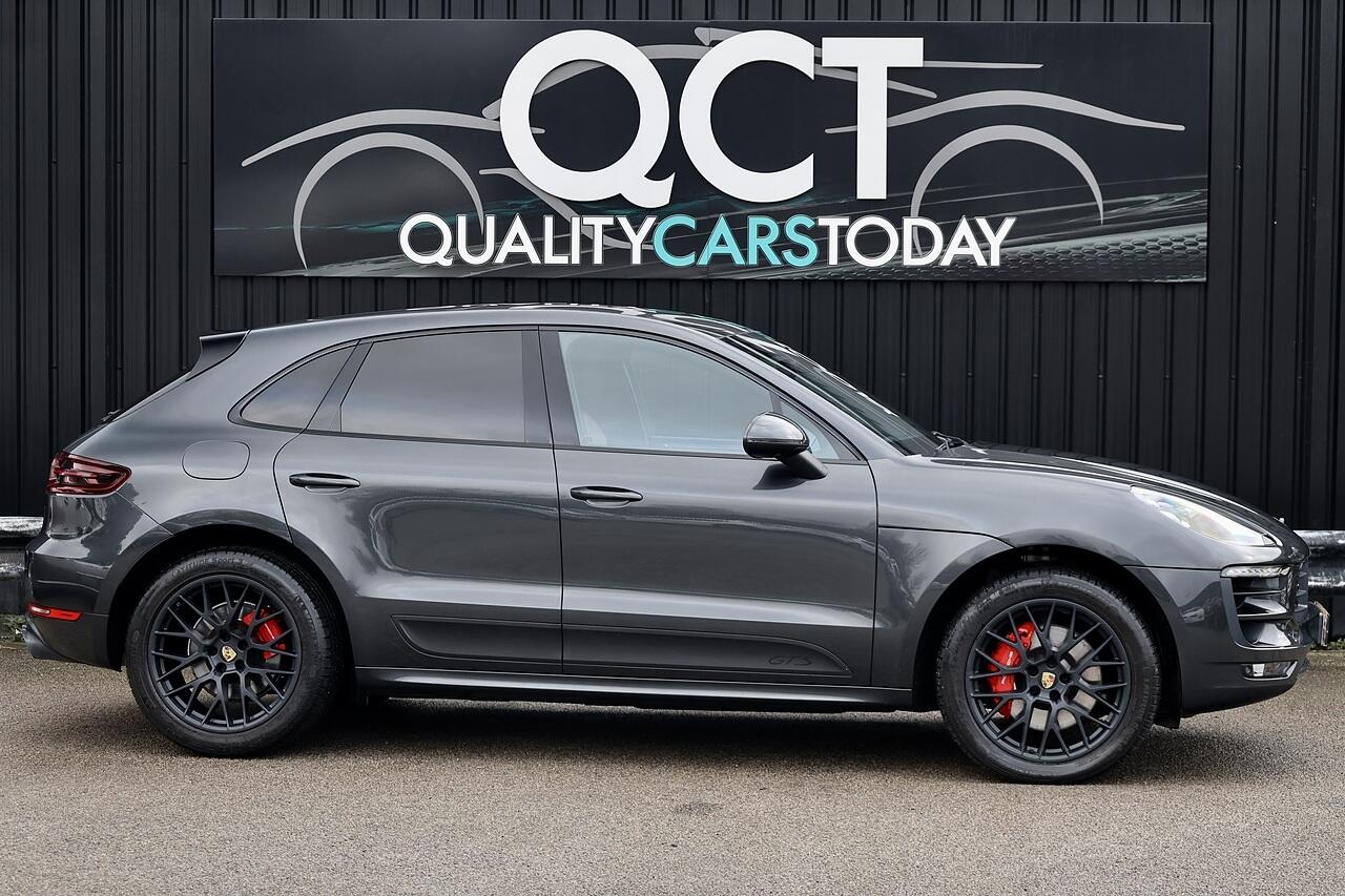 Porsche Macan view 6